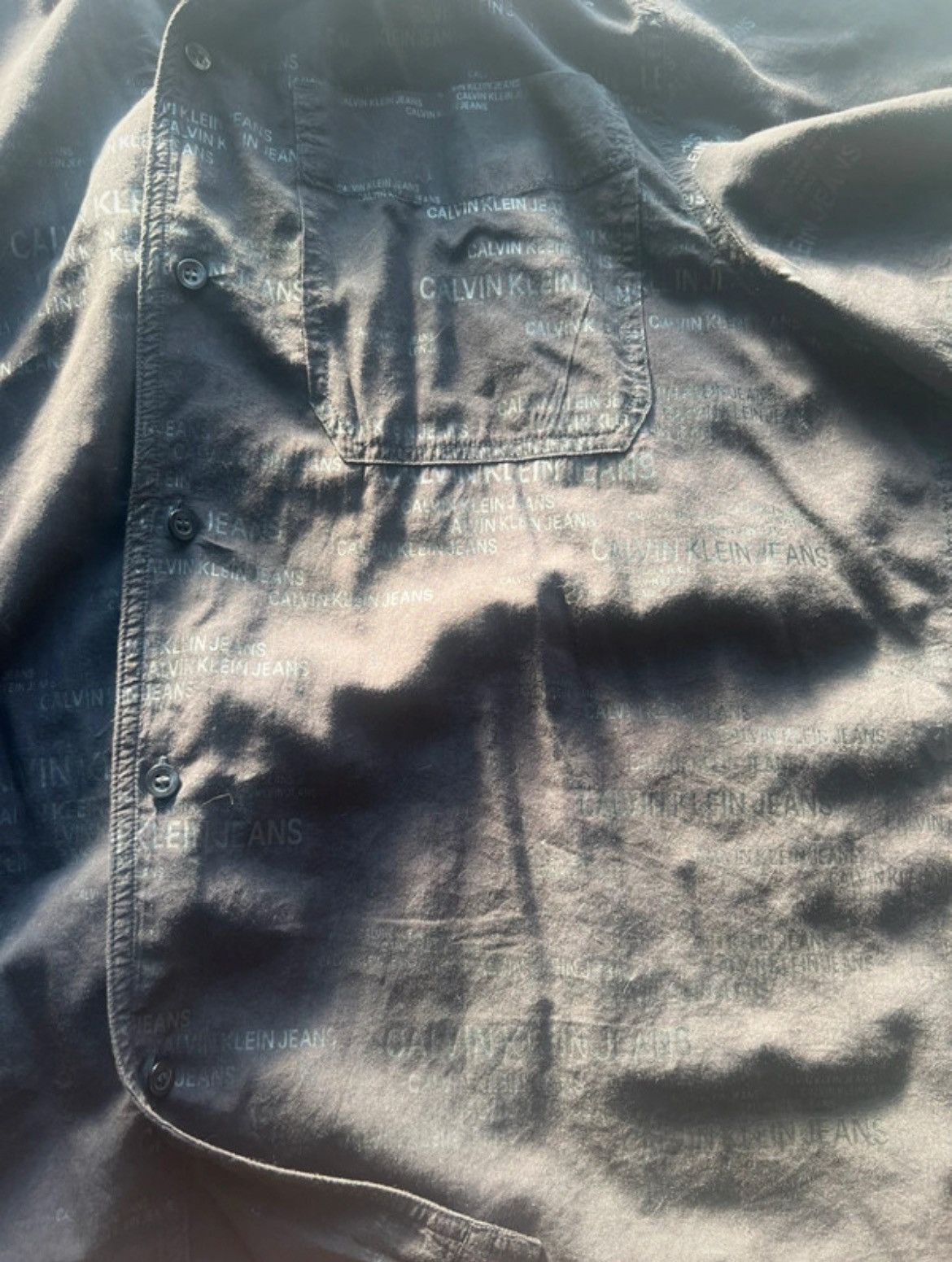 Calvin Klein × Vintage Calvin Klein Jeans All Over Logo Short Sleeve Shirt Size US L / EU 52-54 / 3 - 3 Thumbnail