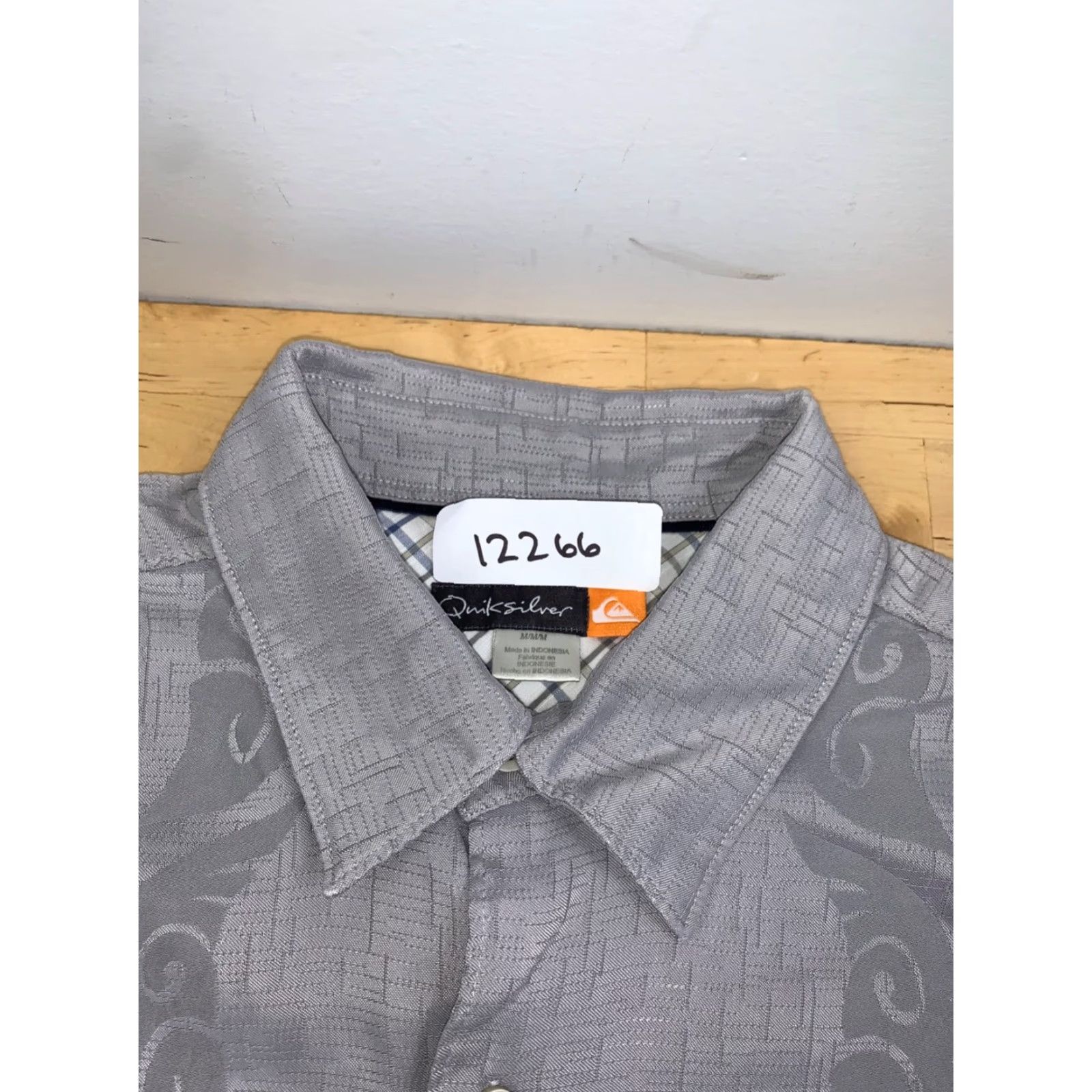 Quiksilver Quiksilver Shirt Mens M Silver Short Sleeve Button Up Casual Tribal Y2K Size US M / EU 48-50 / 2 - 2 Thumbnail