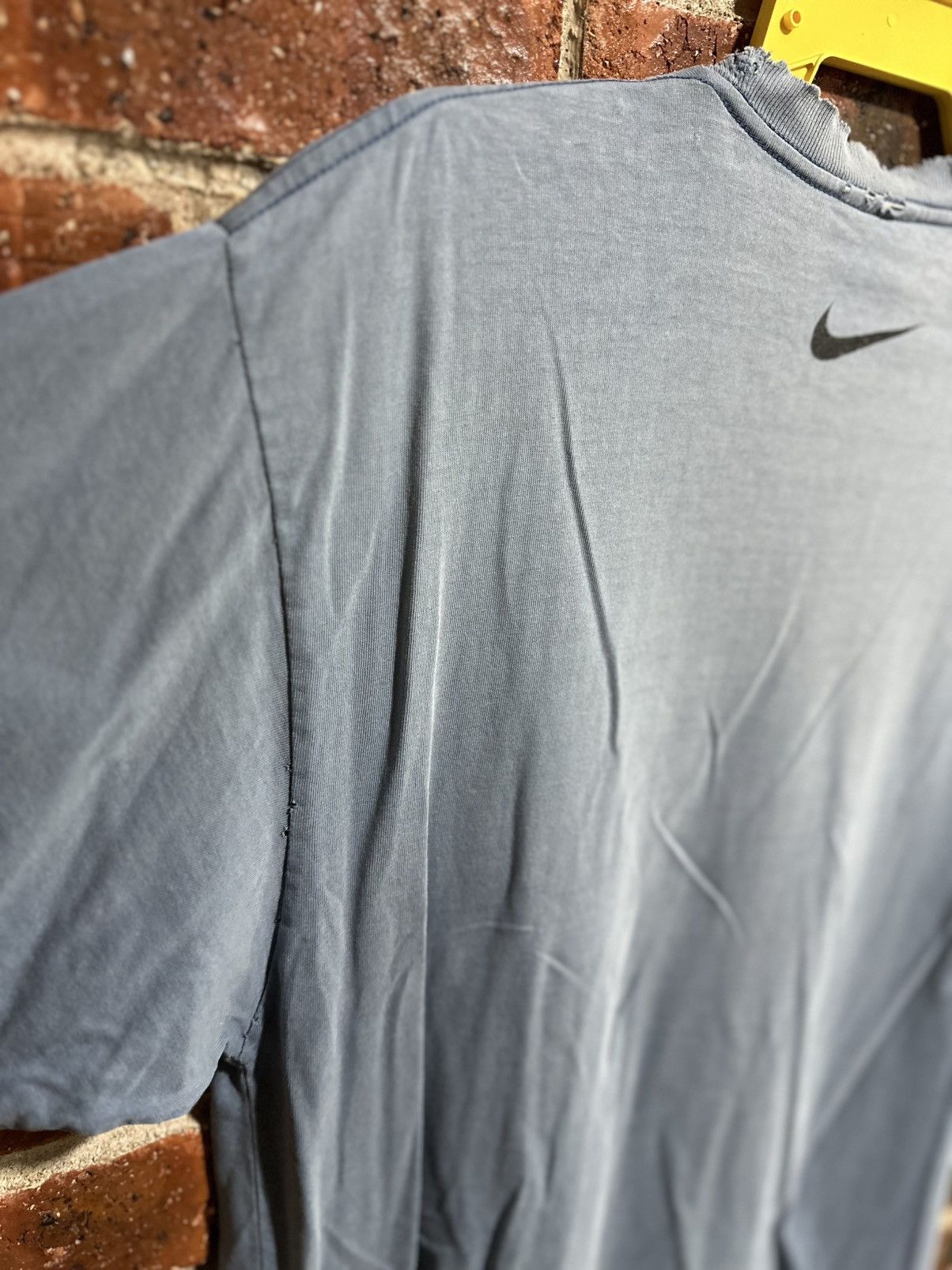 Nike Thrashed Vintage Nike Court Tee Size US L / EU 52-54 / 3 - 12 Thumbnail