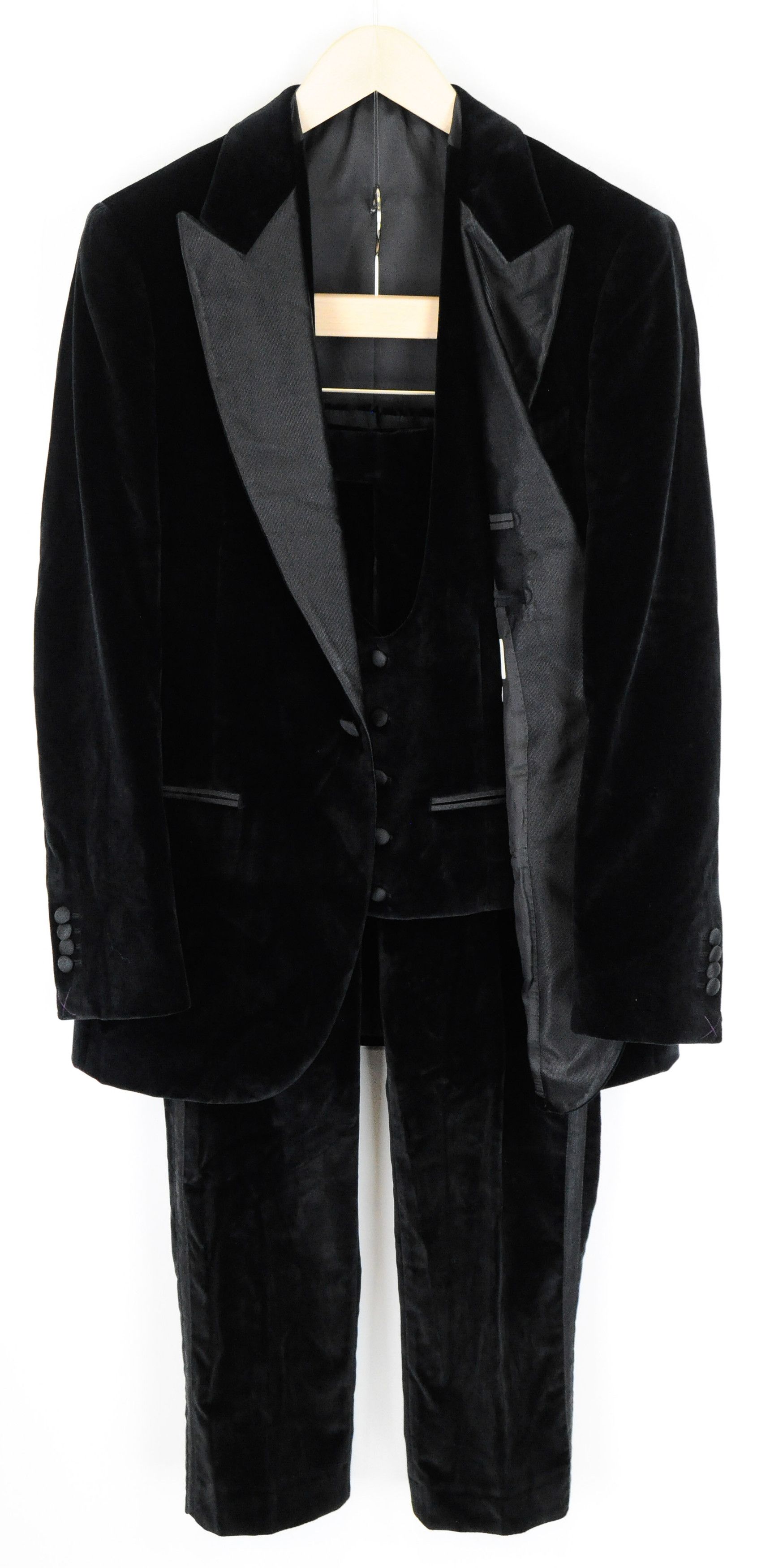 image of Suitsupply Lazio Tuxedo Uk36R Black Velvet Slim 53994, Men's