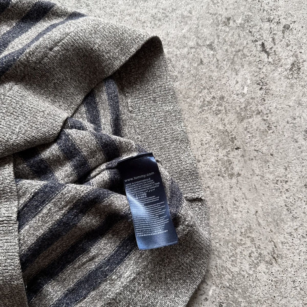 Tommy Hilfiger Tommy Hilfiger Denim Mens Grey Striped Crew Neck Sweater Size US M / EU 48-50 / 2 - 4 Thumbnail
