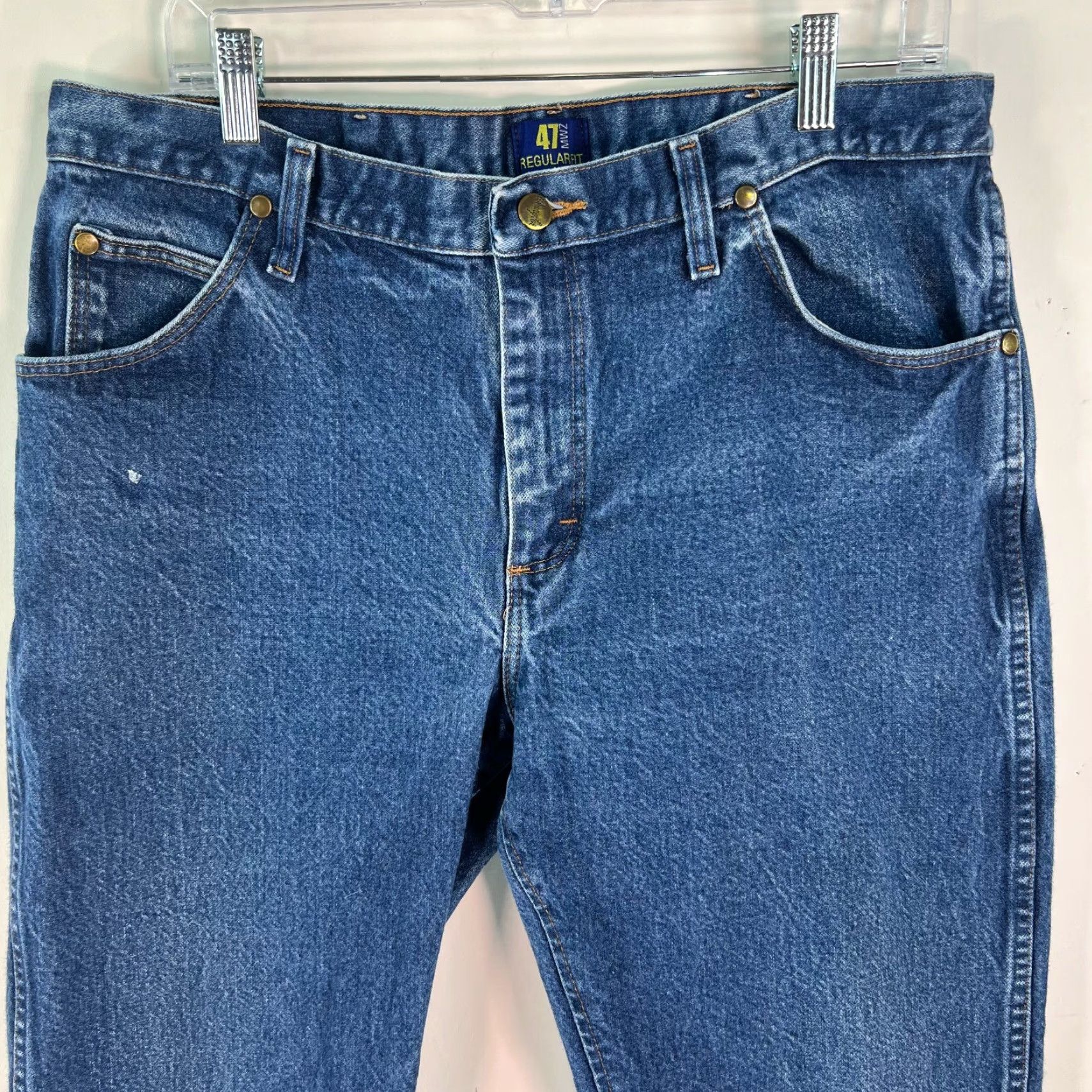 Wrangler Wrangler Jeans Mens Flat Front Medium Washed Straight Leg Denim Blue Size 35X32 Jeans Regular 5-Pocket Design Mens Size US 35 - 3 Thumbnail