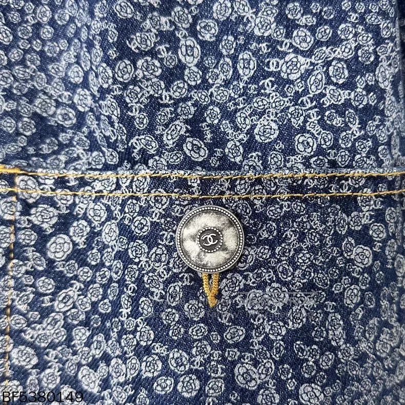 Chanel Chanel Three camelia full-print denim jacket Size XS / US 0-2 / IT 36-38 - 5 Thumbnail
