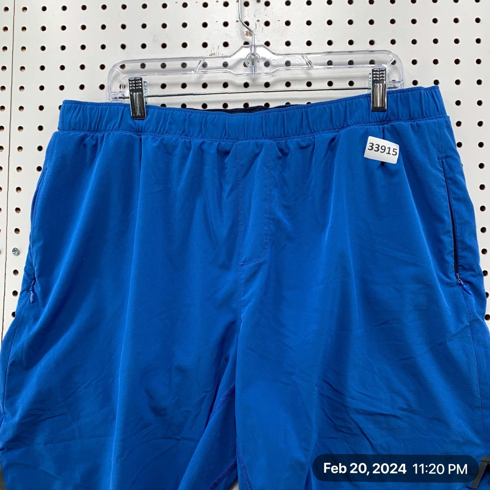 Rhone Rhone Active Shorts Men XL Blue Work Out Train Zipper Pocket 35x7 Athletic Pattern Solid Pockets Size 40" / US 18 - 2 Thumbnail