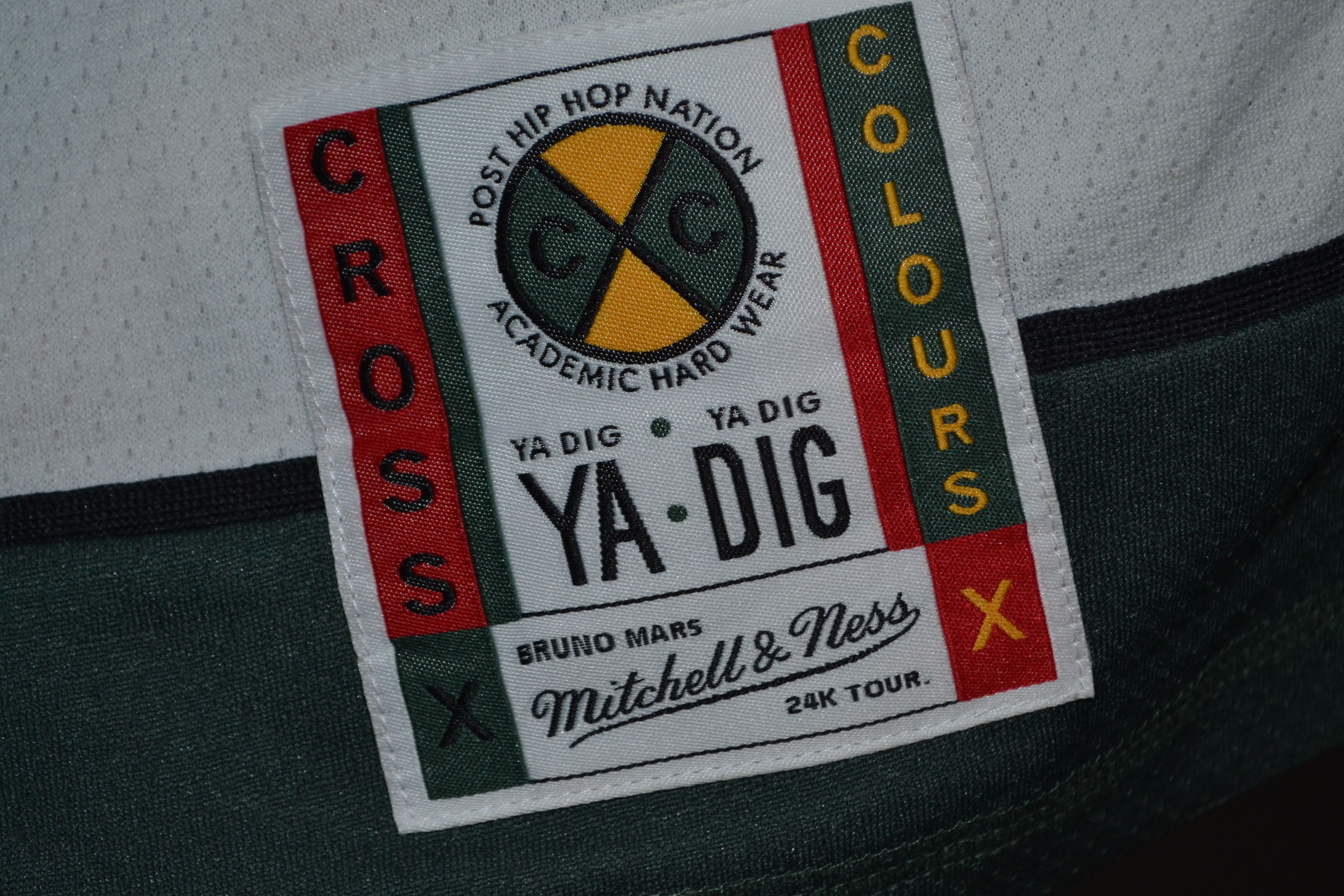 Mitchell & Ness Maillot Bruno Mars Cross Colours Ya-Dig 24K Magic Tour Size US M / EU 48-50 / 2 - 7 Thumbnail