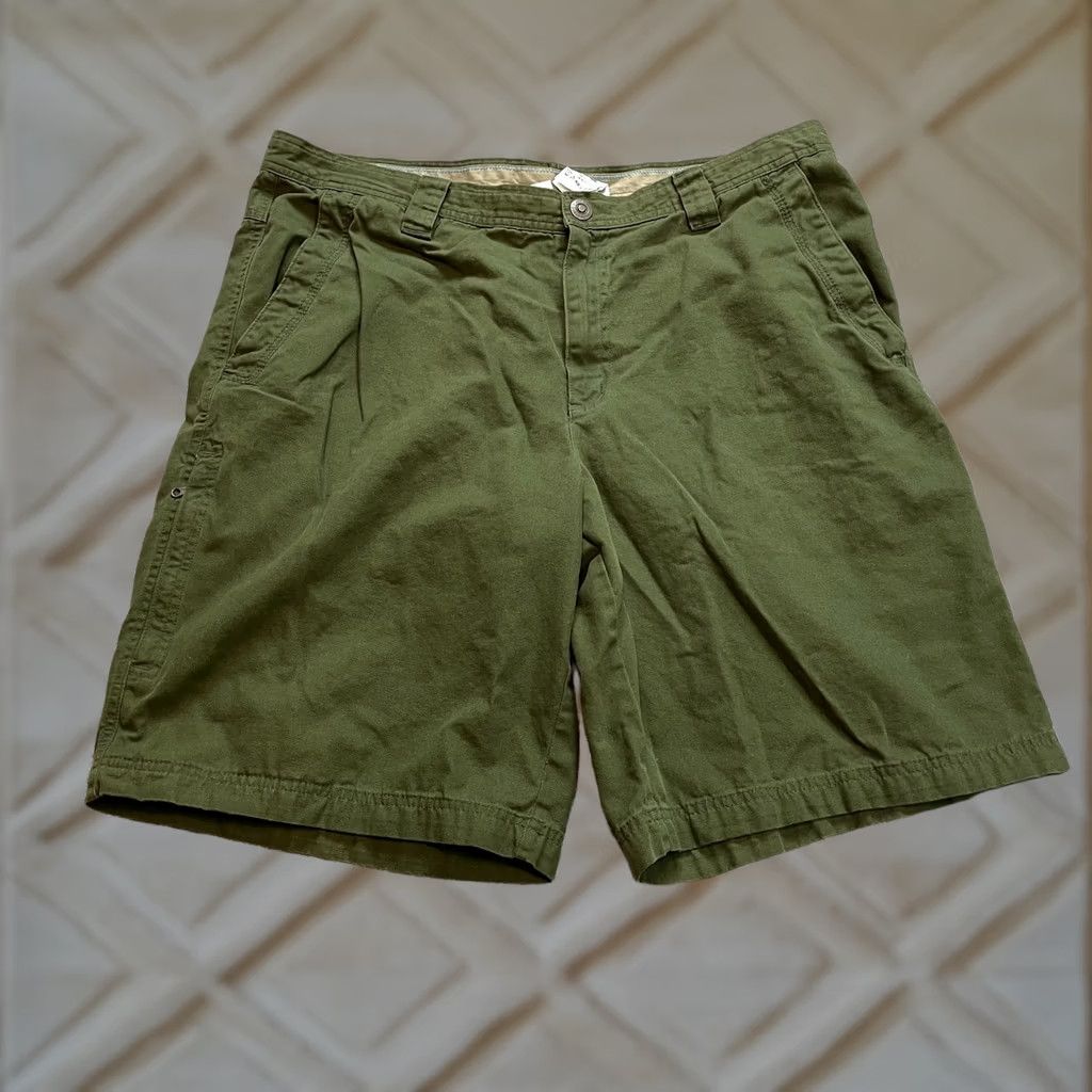 Vintage VINTAGE Columbia Chino Shorts Mens 38 Green Cotton Outdoor Hiking Adult 11" Inseam Snap Size US 38 / EU 54 - 1 Thumbnail