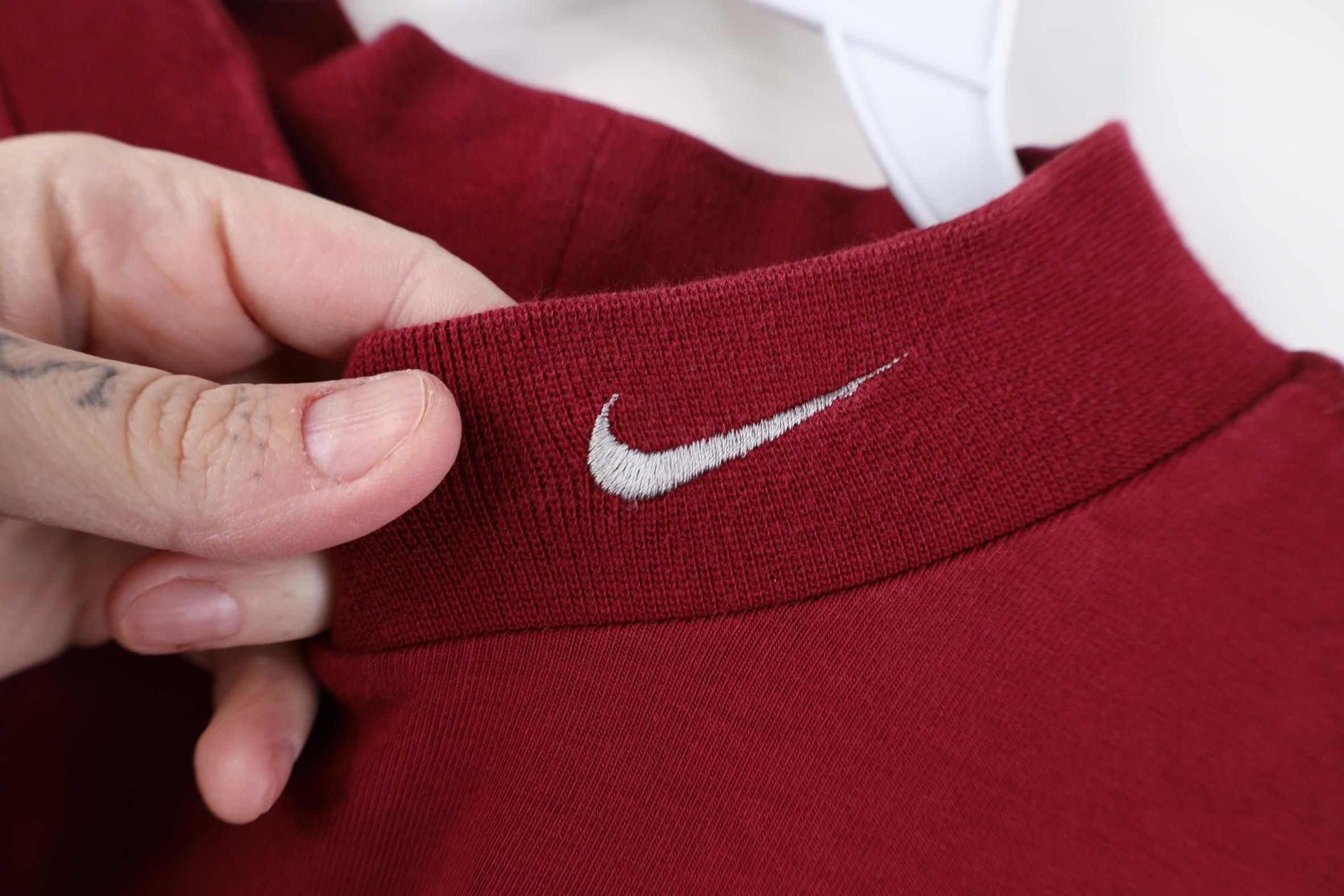 Nike Vintage Y2K Nike Travis Mini Swoosh Mock Neck T-Shirt Red Size US L / EU 52-54 / 3 - 4 Thumbnail