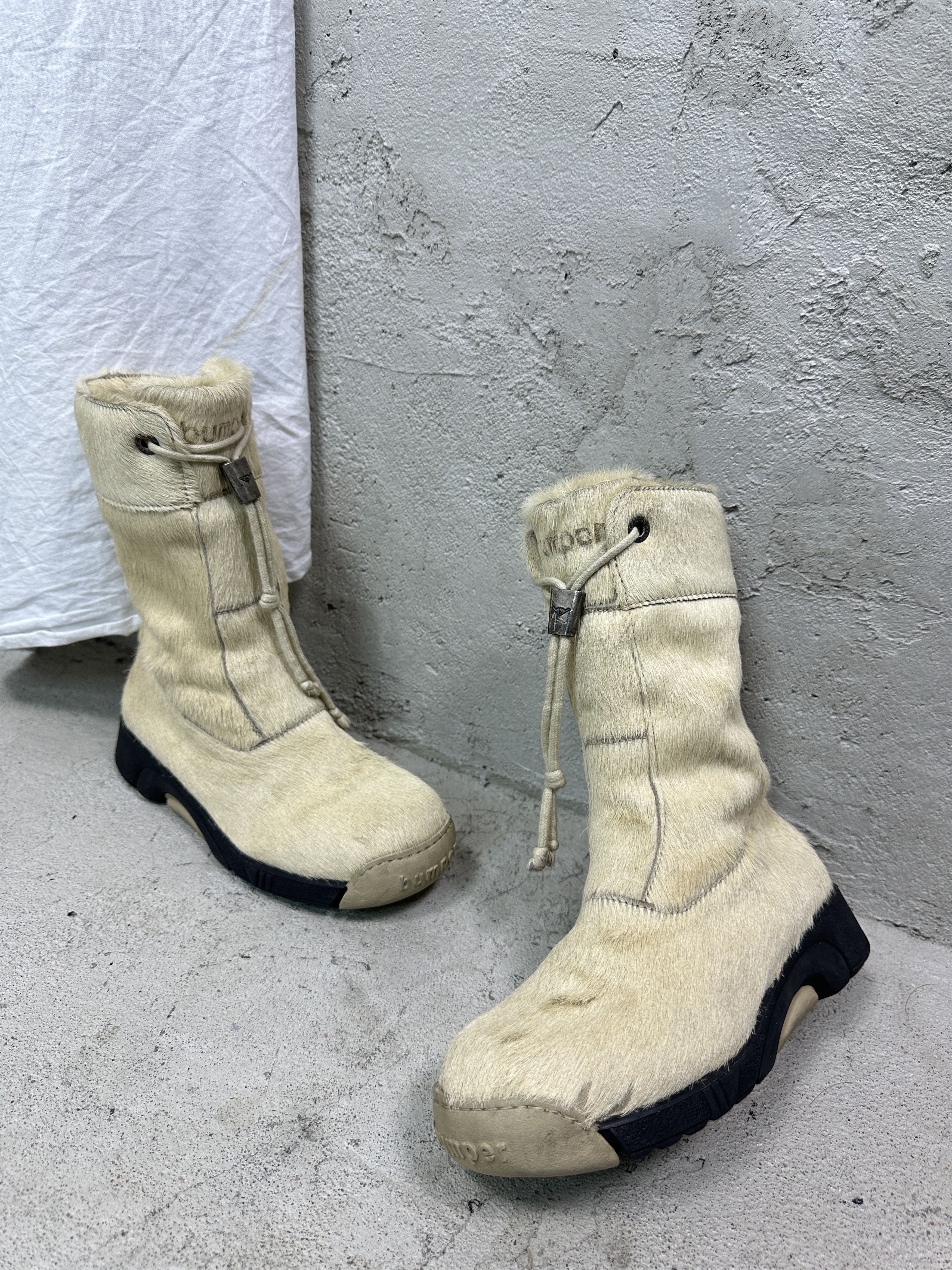 Vintage Vintage Leather Pony Hair Bumper Cream Snow Boots Y2K Size US 6 / IT 36 - 1 Thumbnail