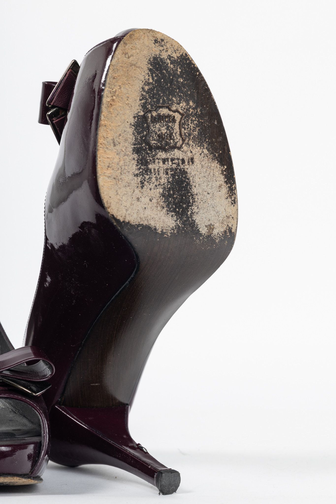 Stuart Weitzman Stuart Weitzman Spice Patent-Leather Bow Peep-Toe Pumps Size US 9 / IT 39 - 5 Thumbnail