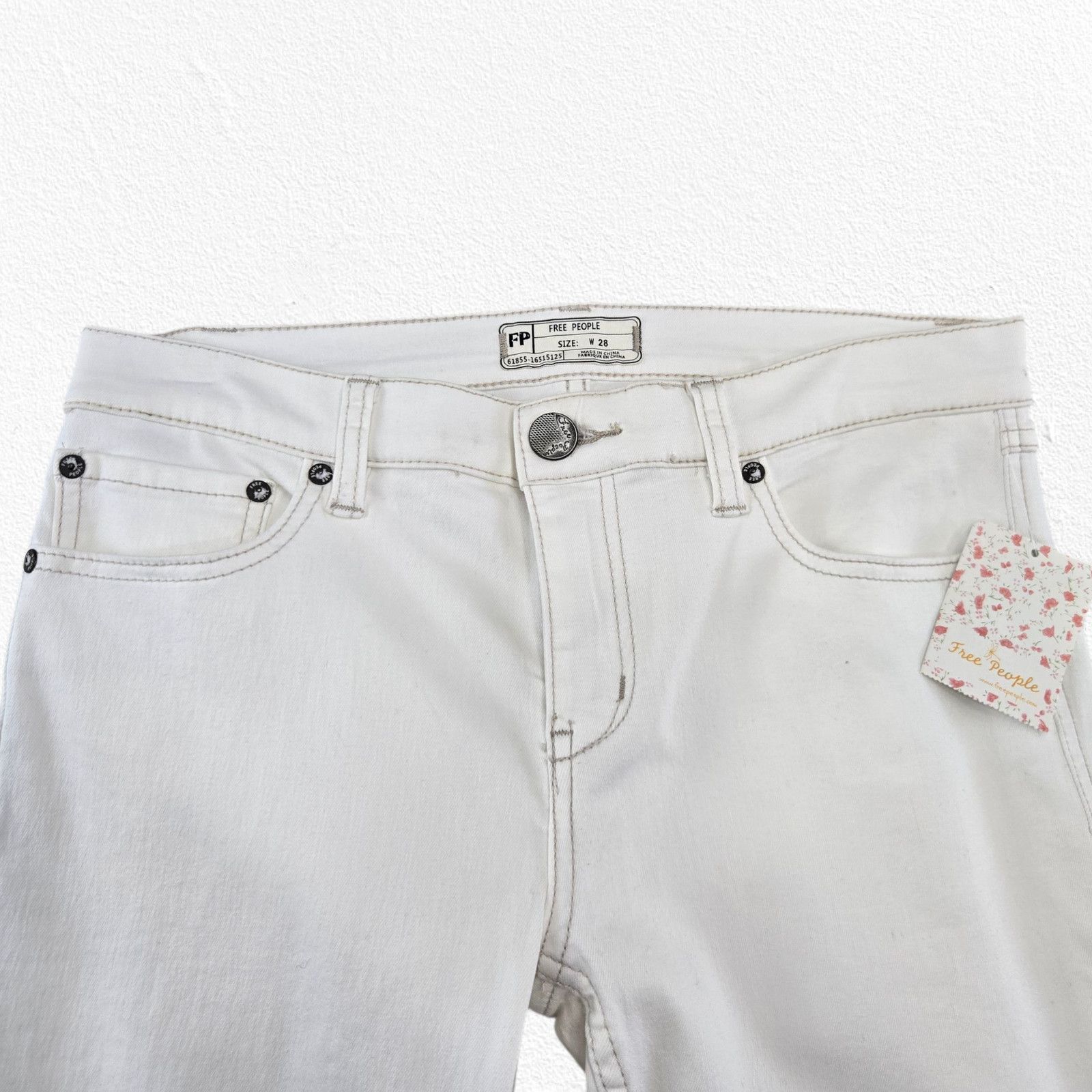 Free People Free People White Kick Flare Jeans Cropped Denim Size 28 Size 28" / US 6 / IT 42 - 4 Thumbnail