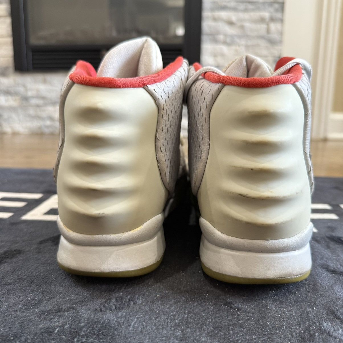 Kanye West × Nike Nike Yeezy 2 NRG Pure Platinum Size US 12 / EU 45 - 5 Thumbnail