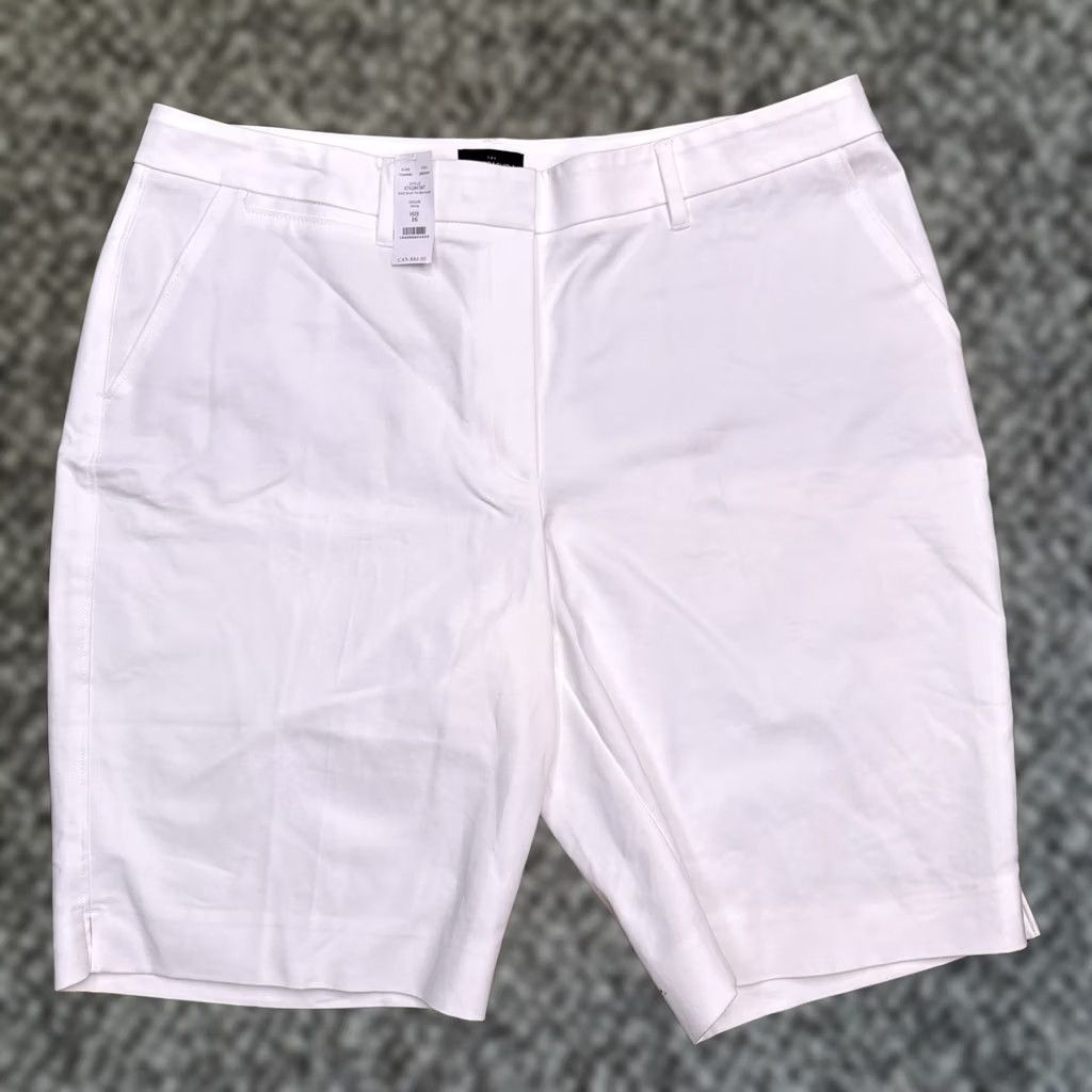 Vintage WHBM White House Black Market 11 Inch Bermuda Shorts 16 High Rise Stretch New Size 38" / US 16 / IT 52 - 1 Thumbnail