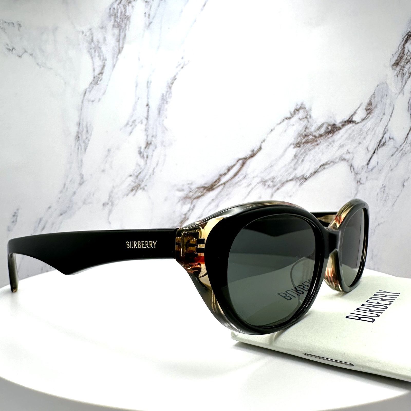 Burberry New Burberry Sunglasses Black Vintage Check Oval Gold Logo Size ONE SIZE - 17 Thumbnail