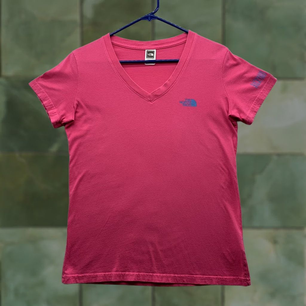 The North Face The North Face T-Shirt Womens M Pink USA Made Outdoors Backyard Project Size M / US 6-8 / IT 42-44 - 1 Thumbnail