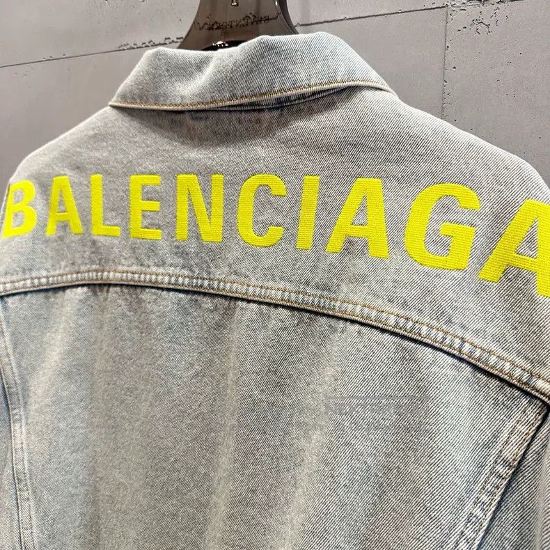 Balenciaga Balenciaga Back Fluorescent Green Letter Logo Denim Jacket Size US S / EU 44-46 / 1 - 3 Thumbnail