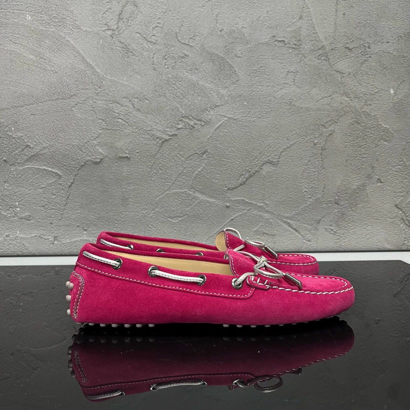 Tod's TOD'S Gommino loafers EU 36.5 like new worn once Size US 5.5 / IT 35.5 - 3 Thumbnail
