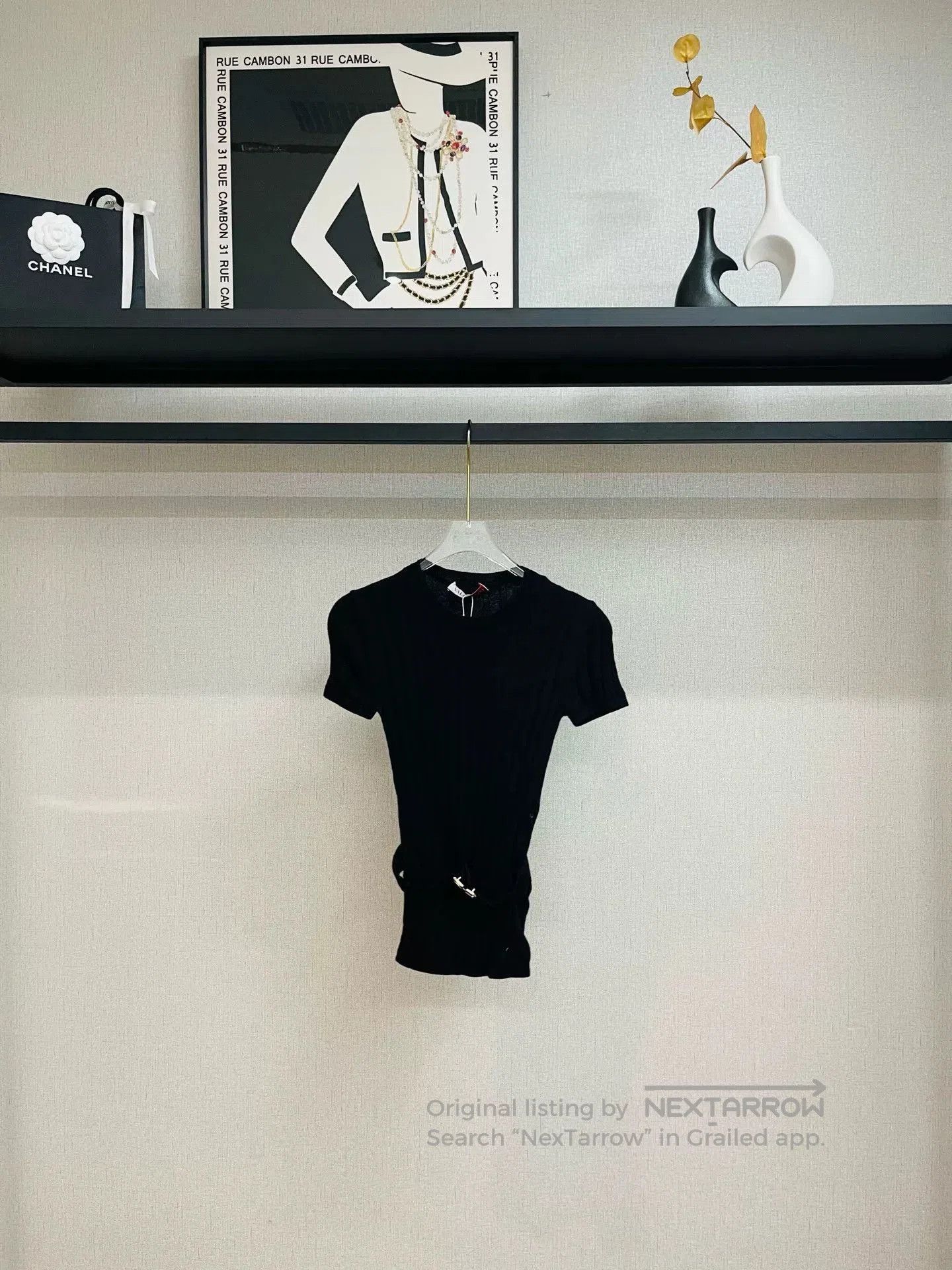 Valentino Valentino Black Short-Sleeve Logo Top. Size US L / EU 52-54 / 3 - 1 Thumbnail