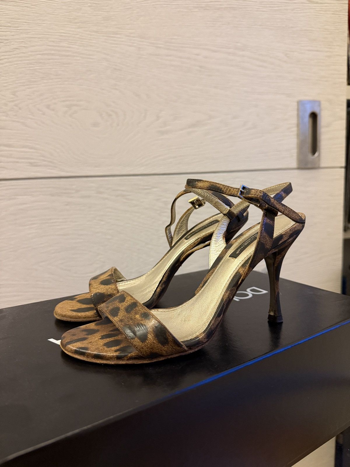 Dolce & Gabbana Dolce & Gabbana Leopard patent leather sandal Size US 5 / IT 35 - 1 Thumbnail