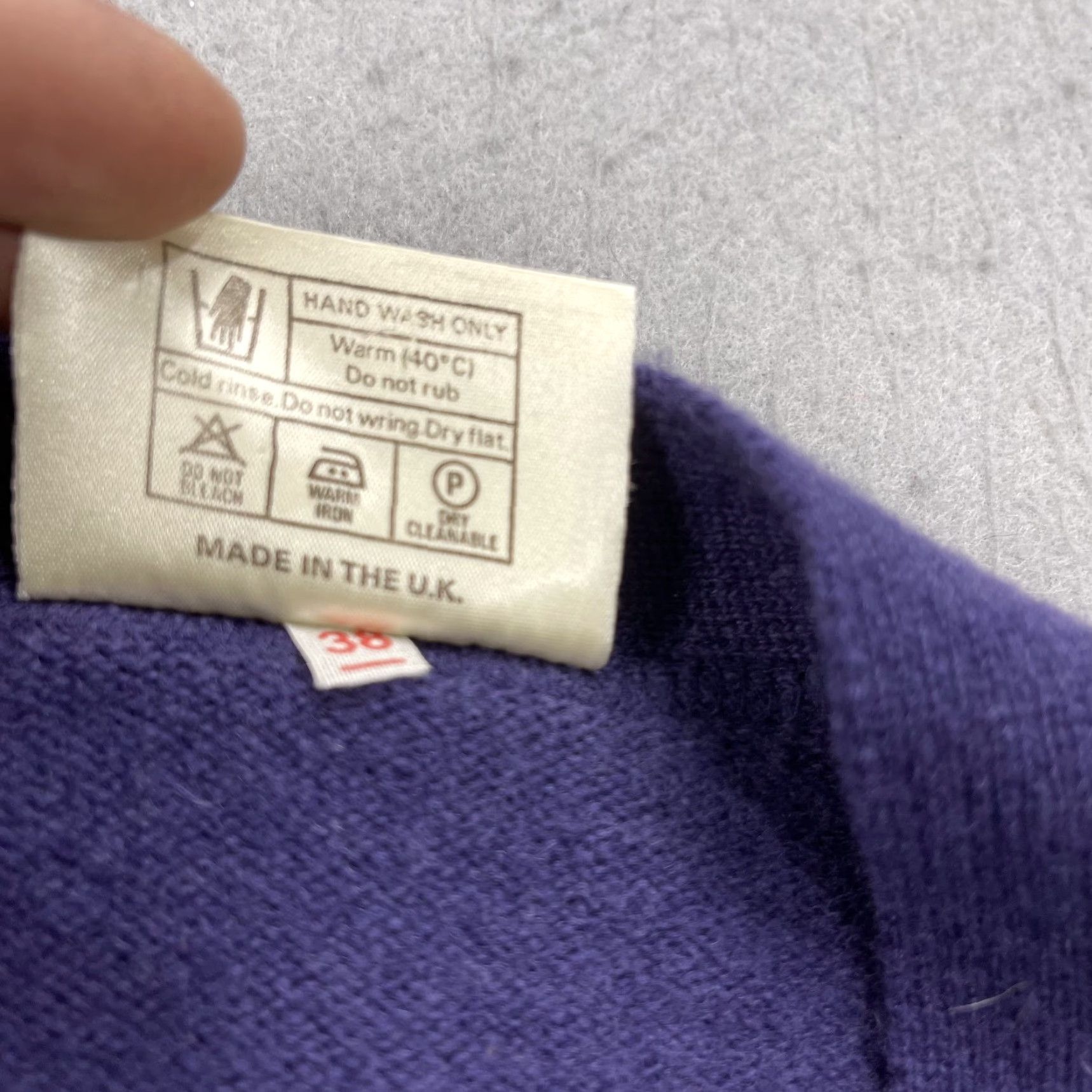 Vintage VINTAGE Murray Brothers Cardigan Sweater Womens 38 Purple Wool Scotland Mens Womens Girls Boys Size M / US 6-8 / IT 42-44 - 6 Thumbnail