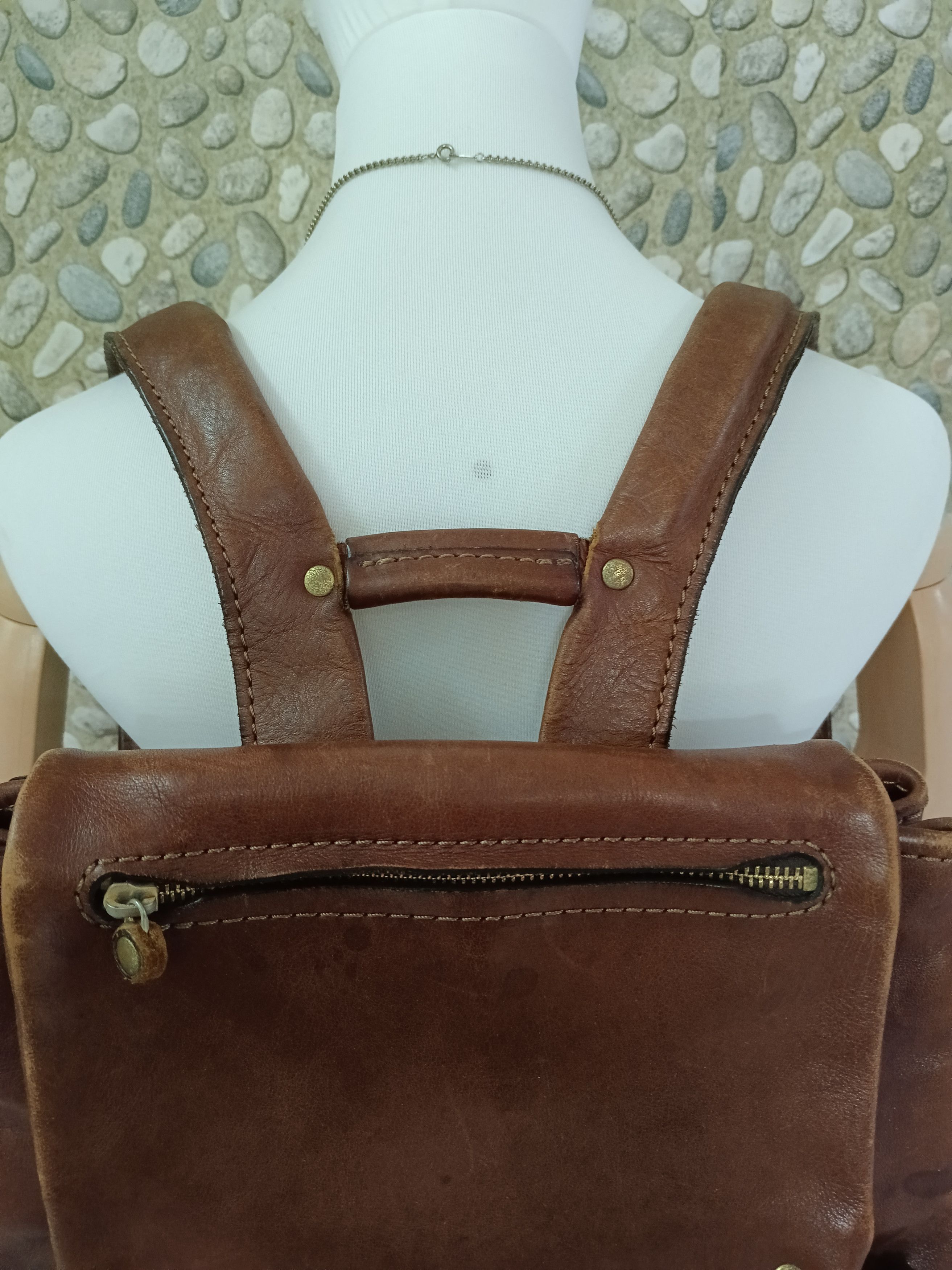 Leather HERZ PATINS LEATHER R-135 Star Backpack" dalam tajuk. Size ONE SIZE - 6 Thumbnail