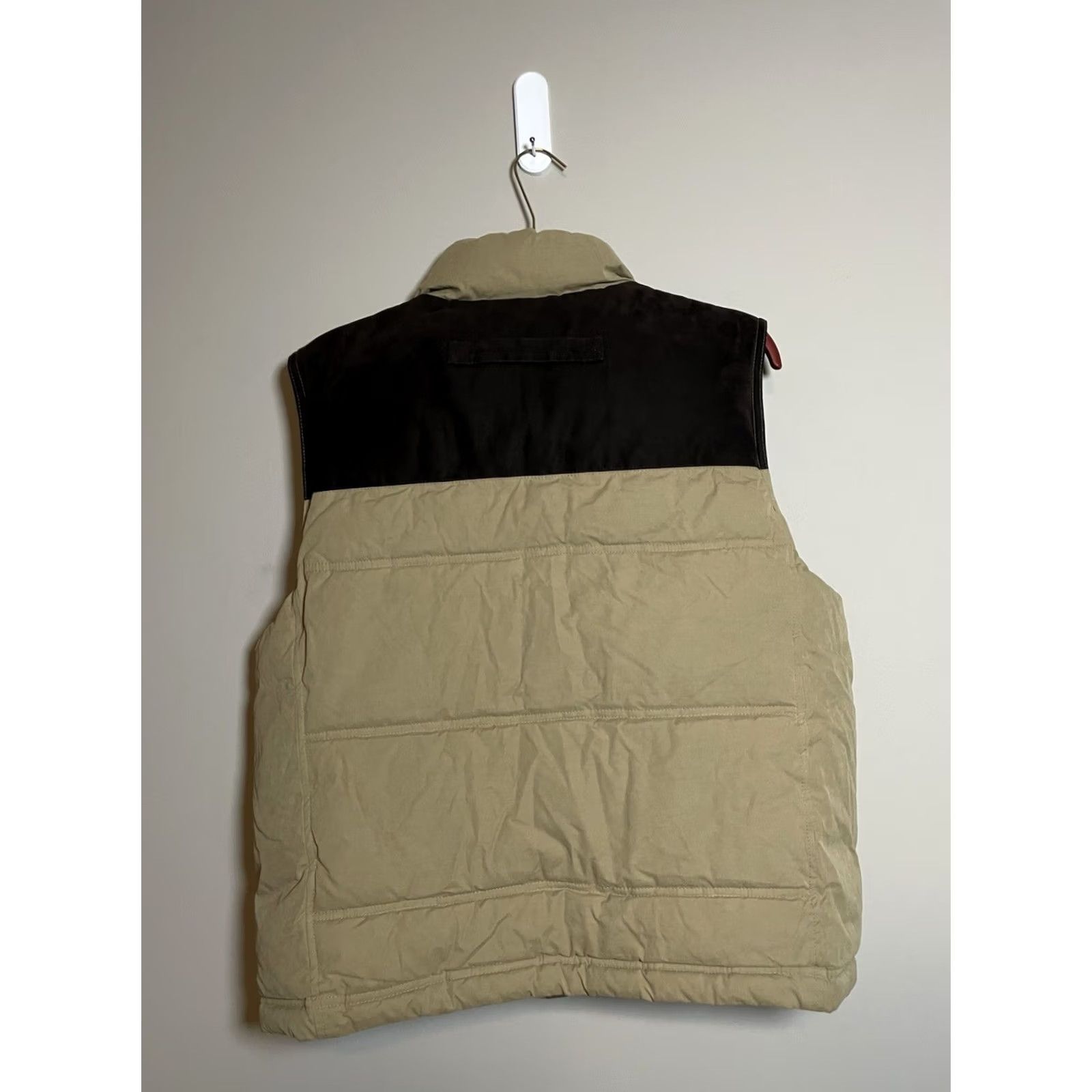 Roundtree & Yorke VINTAGE Roundtree & Yorke Quilted Vest Mens L Tan Zip Front 28" Length 23" Pit to Pit Size US L / EU 52-54 / 3 - 5 Thumbnail