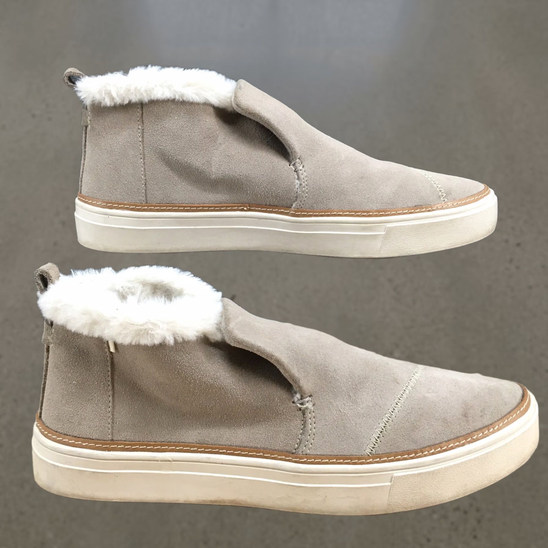 Toms VINTAGE TOMS Boots Womens 10 Paxton Slip On Fur Lined Suede Beige Slipper Style M 10 Beige Shoes Women Size US 10 / IT 40 - 1 Thumbnail