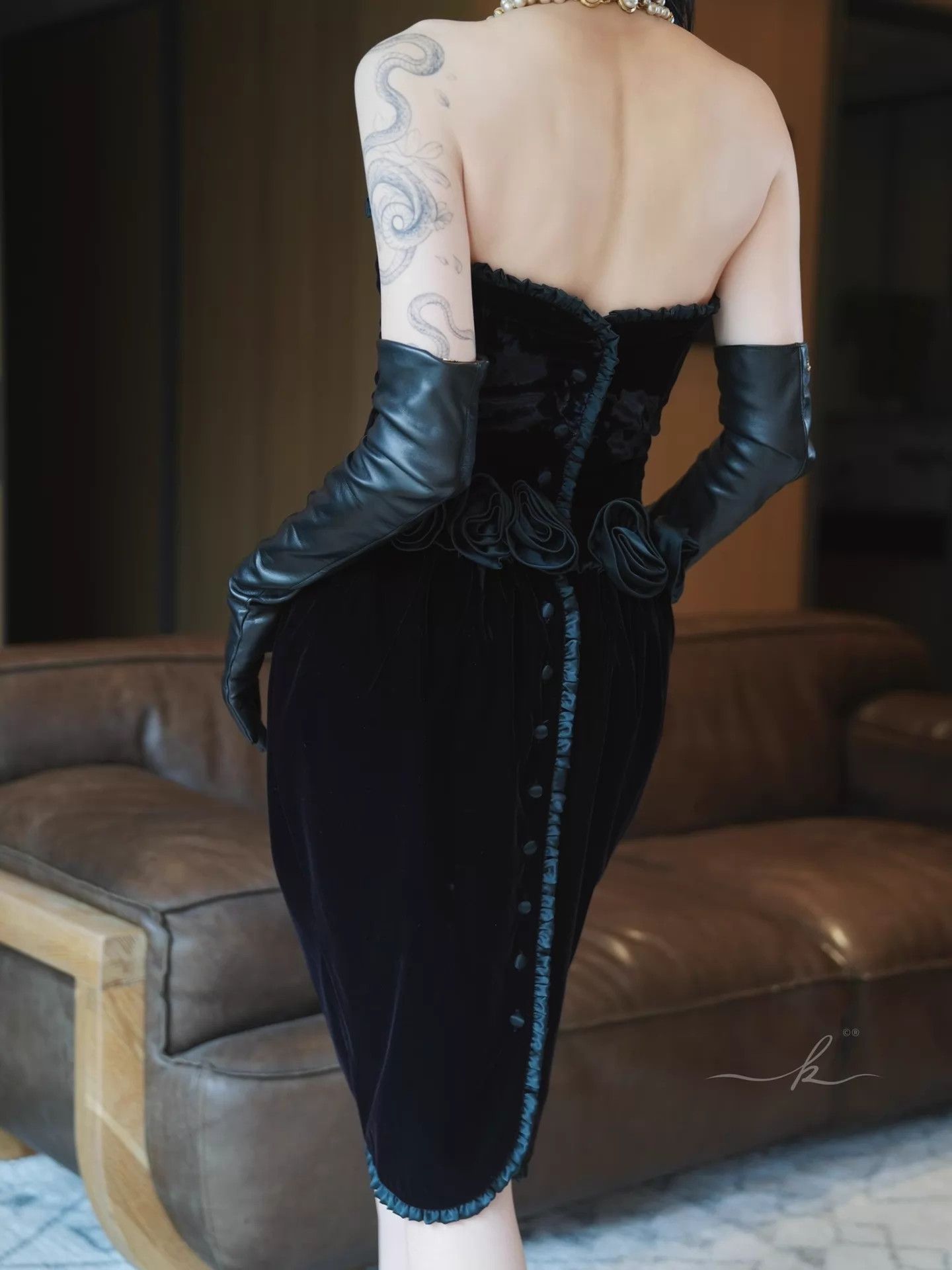 Vintage Vintage Black Rose Velvet Strapless Dress US2/S Size XS / US 0-2 / IT 36-38 - 6 Thumbnail