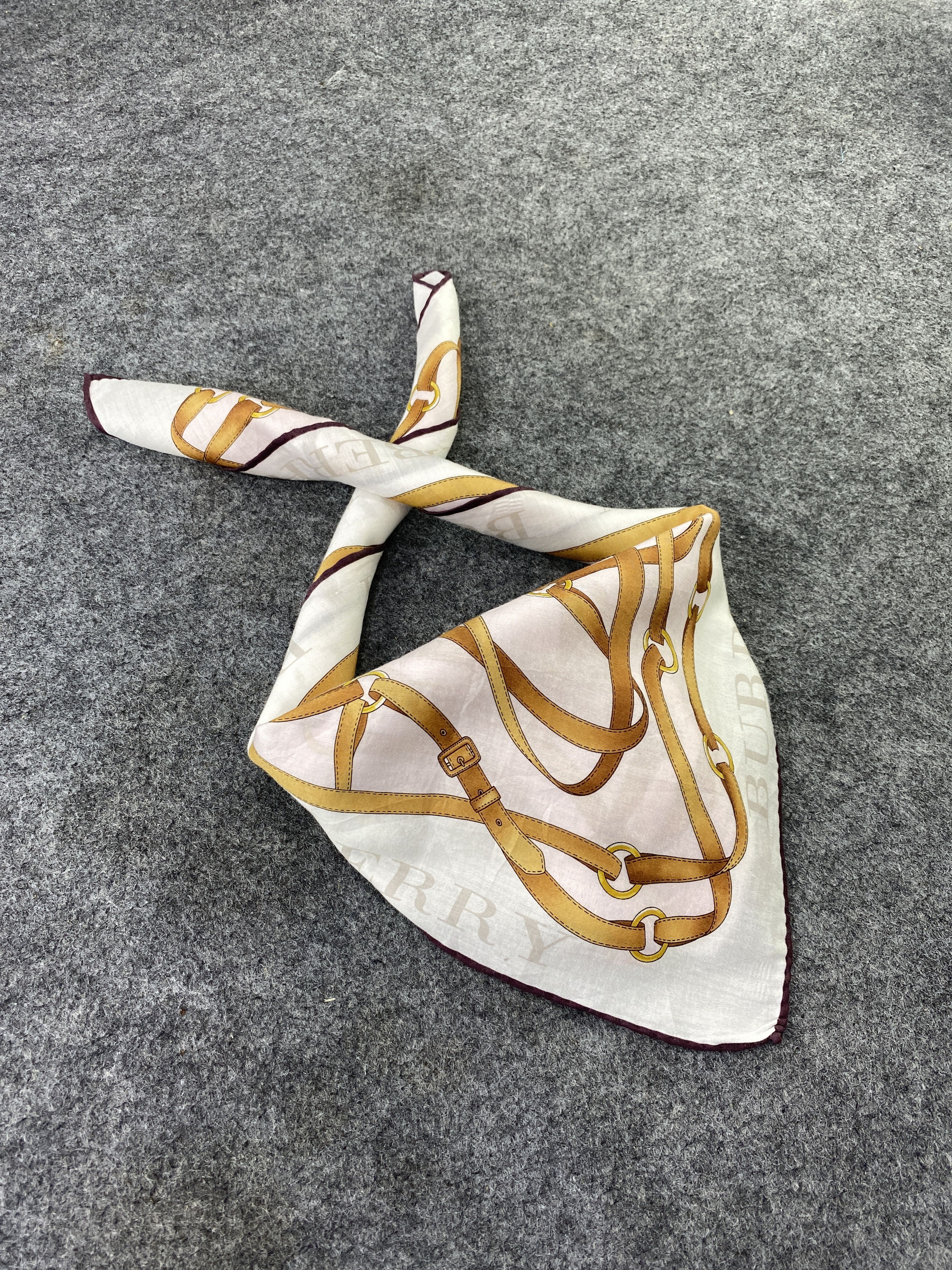 Burberry Burberry Handkerchief / Bandana / Neckerchief-B440 Size ONE SIZE - 1 Thumbnail