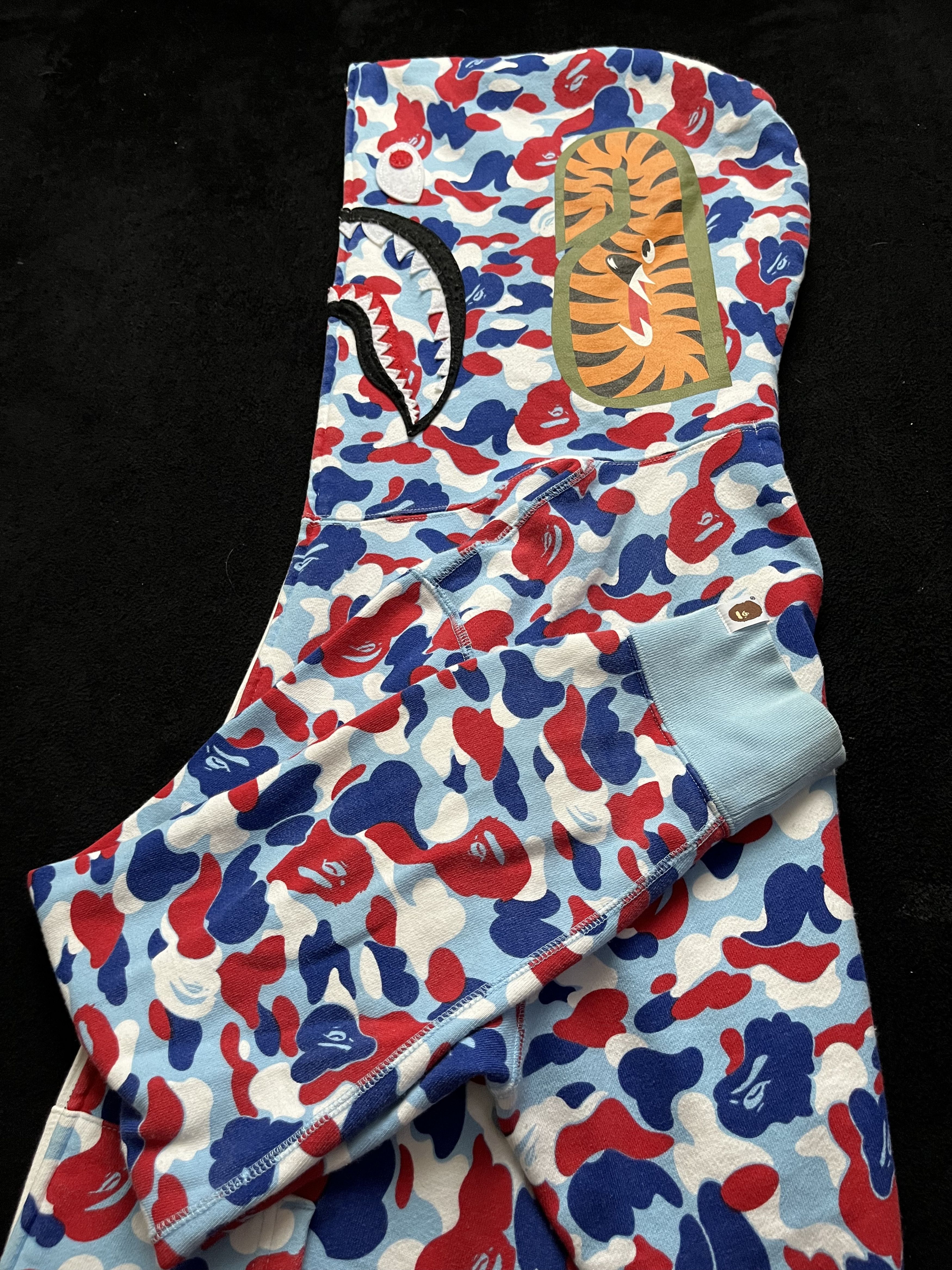 Bape Bape 30th Anniversary Shark hoodie - Paris exclusive Size US XL / EU 56 / 4 - 2 Thumbnail