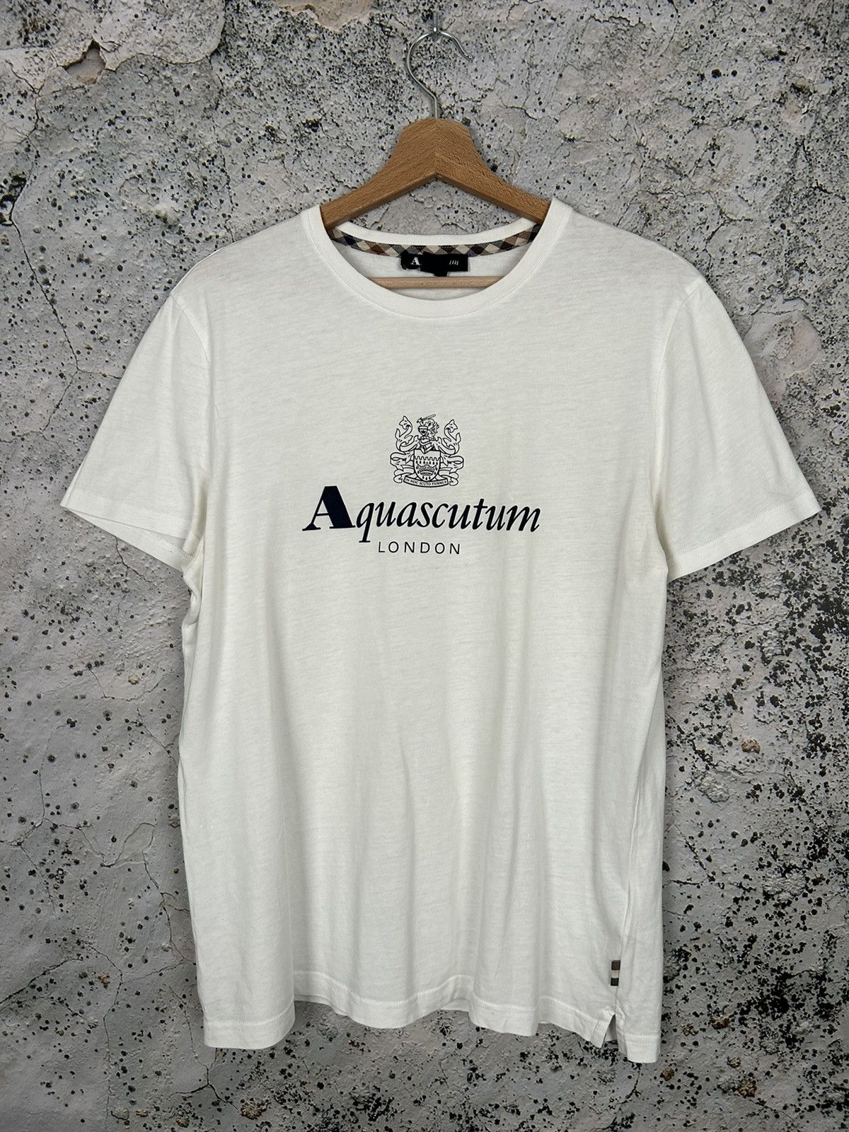 Aquascutum Aquascutum Vintage Logo Tee White England Designer Hype Size US L / EU 52-54 / 3 - 1 Thumbnail