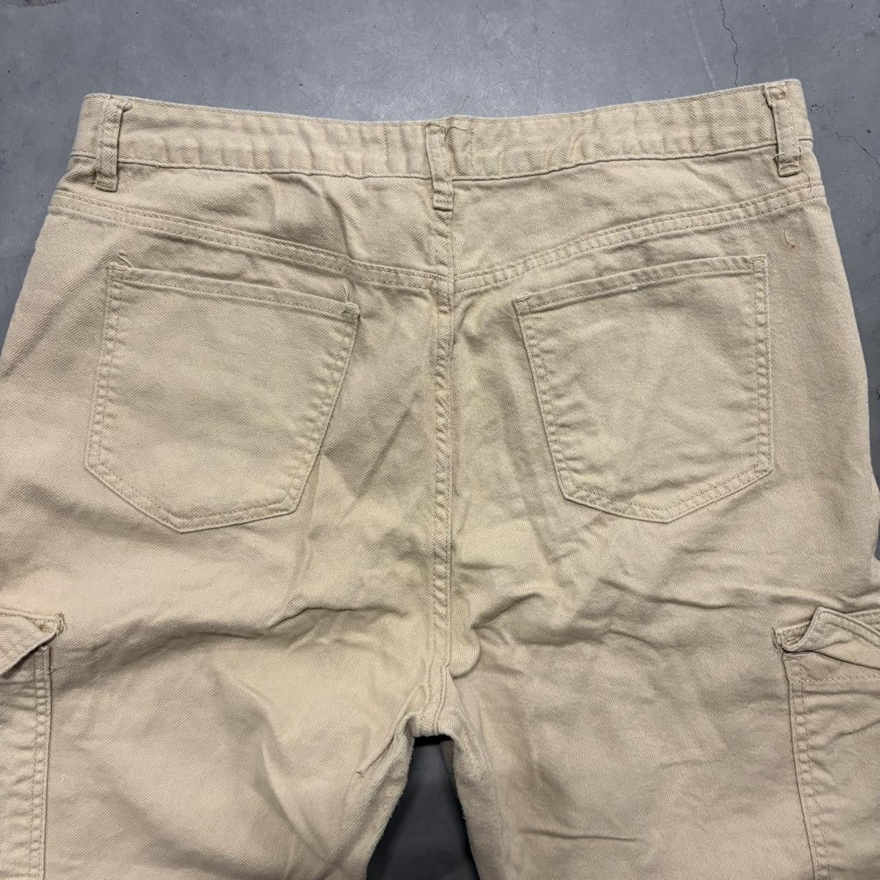 Vintage Crazy Vintage Y2K/2000s Baggy Skater Style Tan Khaki Cargo Pants! Size US 26 / EU 42 - 7 Thumbnail