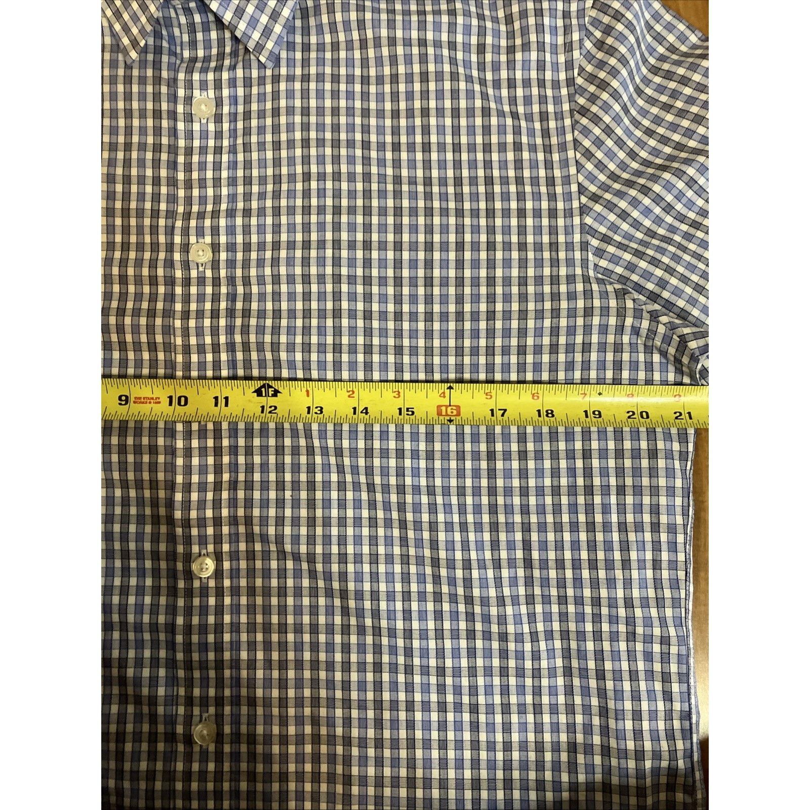 UNTUCKit UNTUCKit Shirt Mens Medium REGULAR Fit Wrinkle Free Button Size US M / EU 48-50 / 2 - 10 Thumbnail