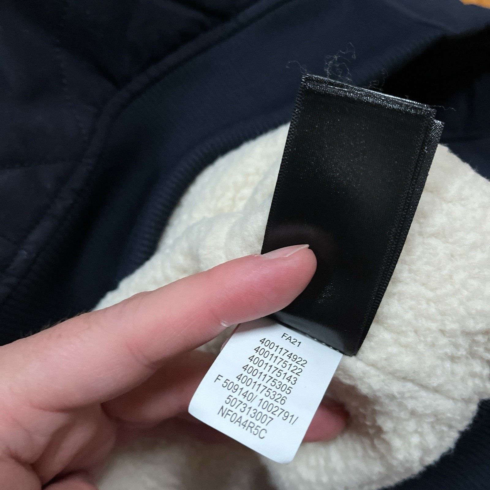 The North Face North Face Cuchillo Vest Quilted Navy Blue Sherpa Lined Size US M / EU 48-50 / 2 - 8 Thumbnail