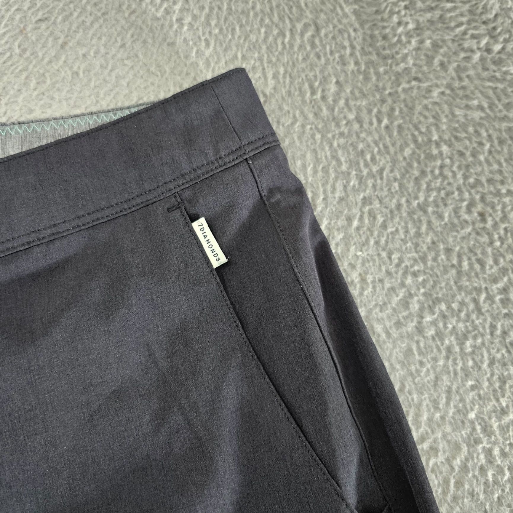 Vintage 7 Diamonds Shorts Mens 42 Black Lightweight Breathable 7" Inseam Flat Front Zip Pockets Wrinkle Resistant Chino 7" Mens Size US 42 / EU 58 - 5 Thumbnail