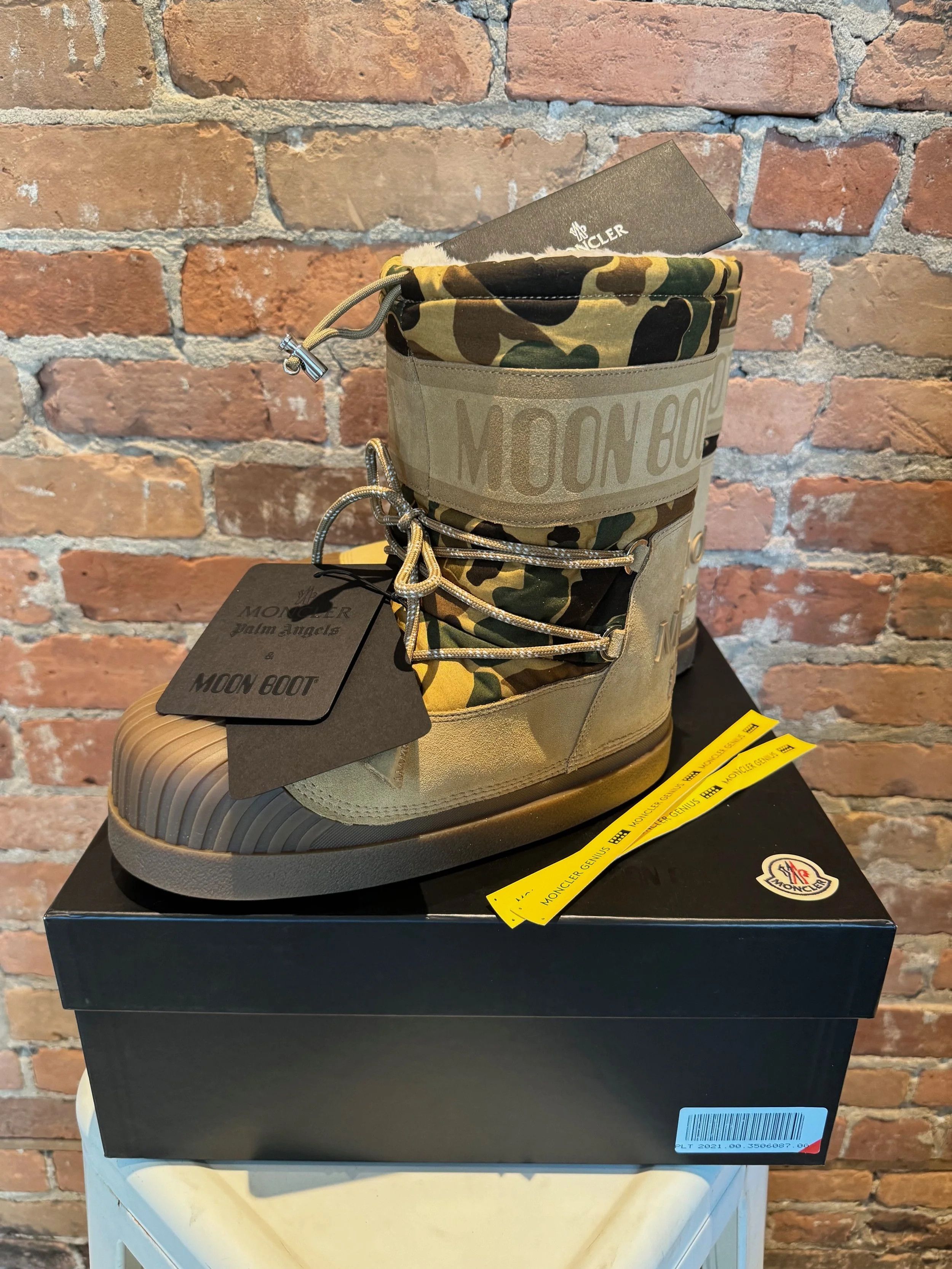 Moncler × Palm Angels Moncler x Palm Angels x Moon Boot Camo Suede Winter Boots Size US 8 / EU 41 - 1 Thumbnail