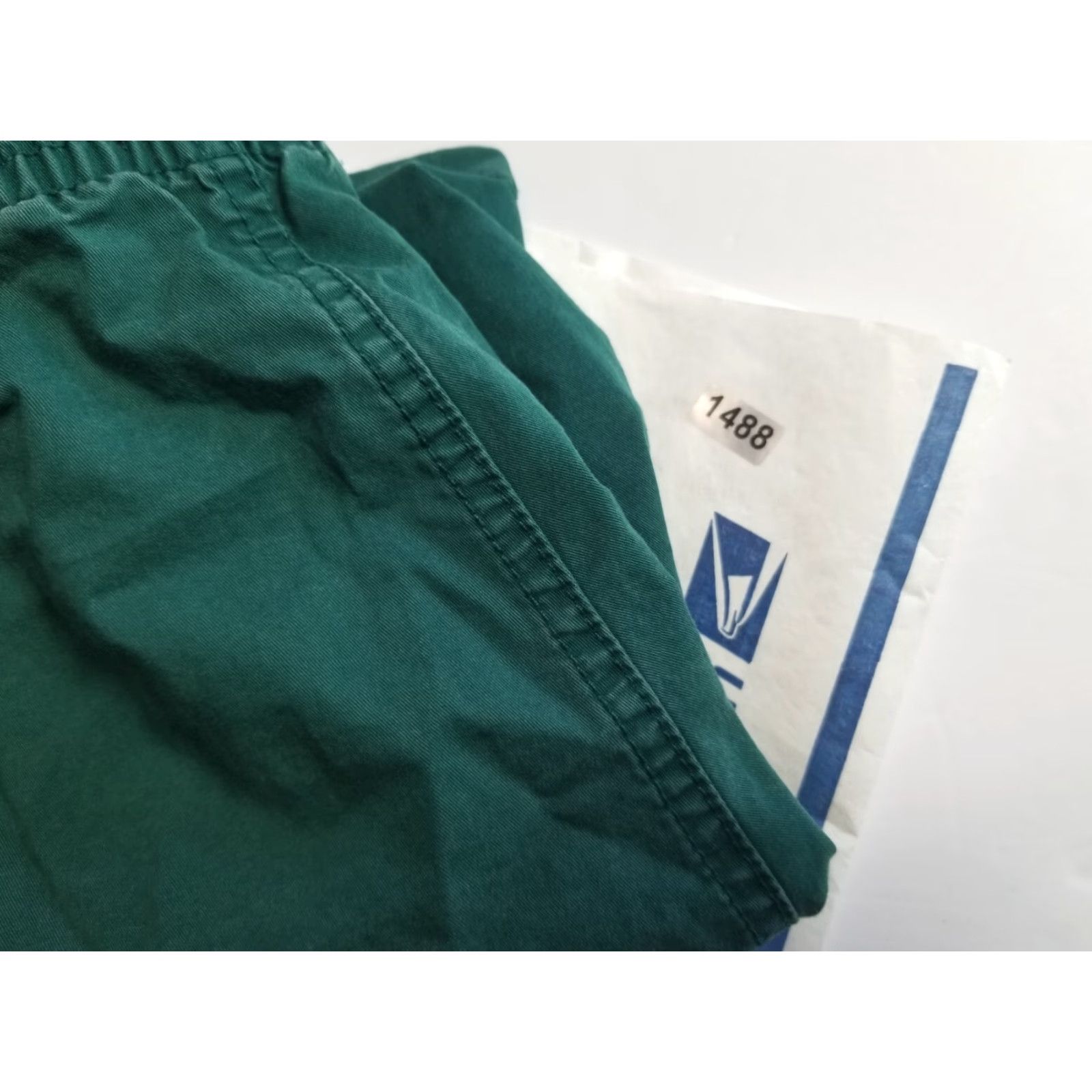 H&M H&M Short Chino Regular Fit Cotton Green Size Small Casual Travel Mens Color Green Chino Shorts Adjustable Waist 7 in Inseam Reg Size US 29 - 8 Thumbnail