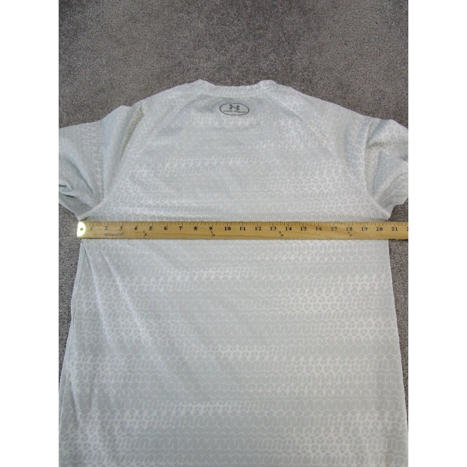 Under Armour VINTAGE Under Armour Shirt Mens Medium White HeatGear Logo Short Sleeve Crew Neck Pullover Activewear Cross Training 90s Mens Size US M / EU 48-50 / 2 - 5 Thumbnail