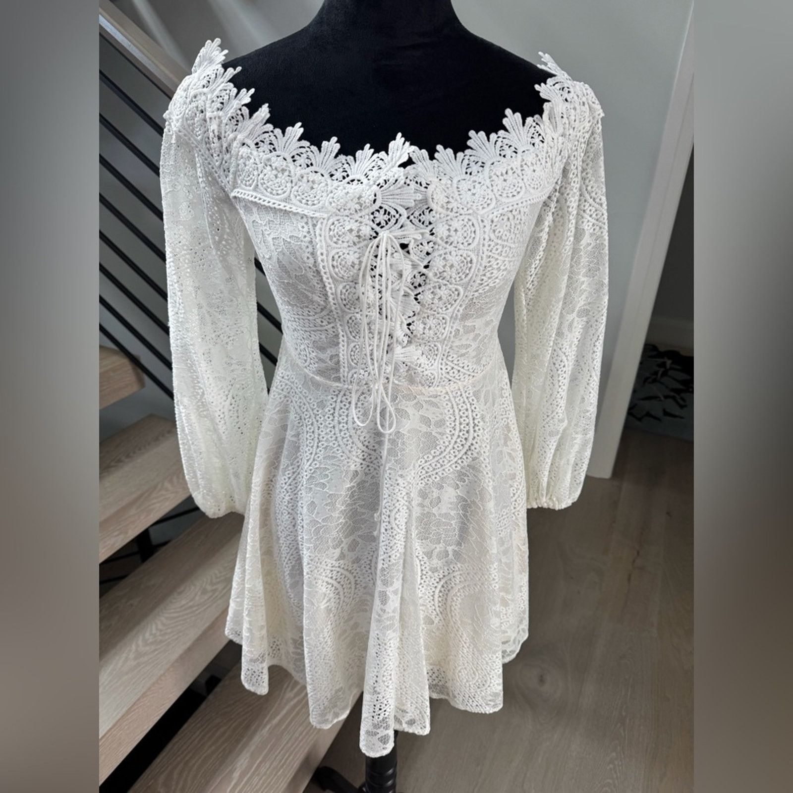 Other New Elegant White Lace Off-Shoulder Dress size S Size S / US 4 / IT 40 - 7 Thumbnail