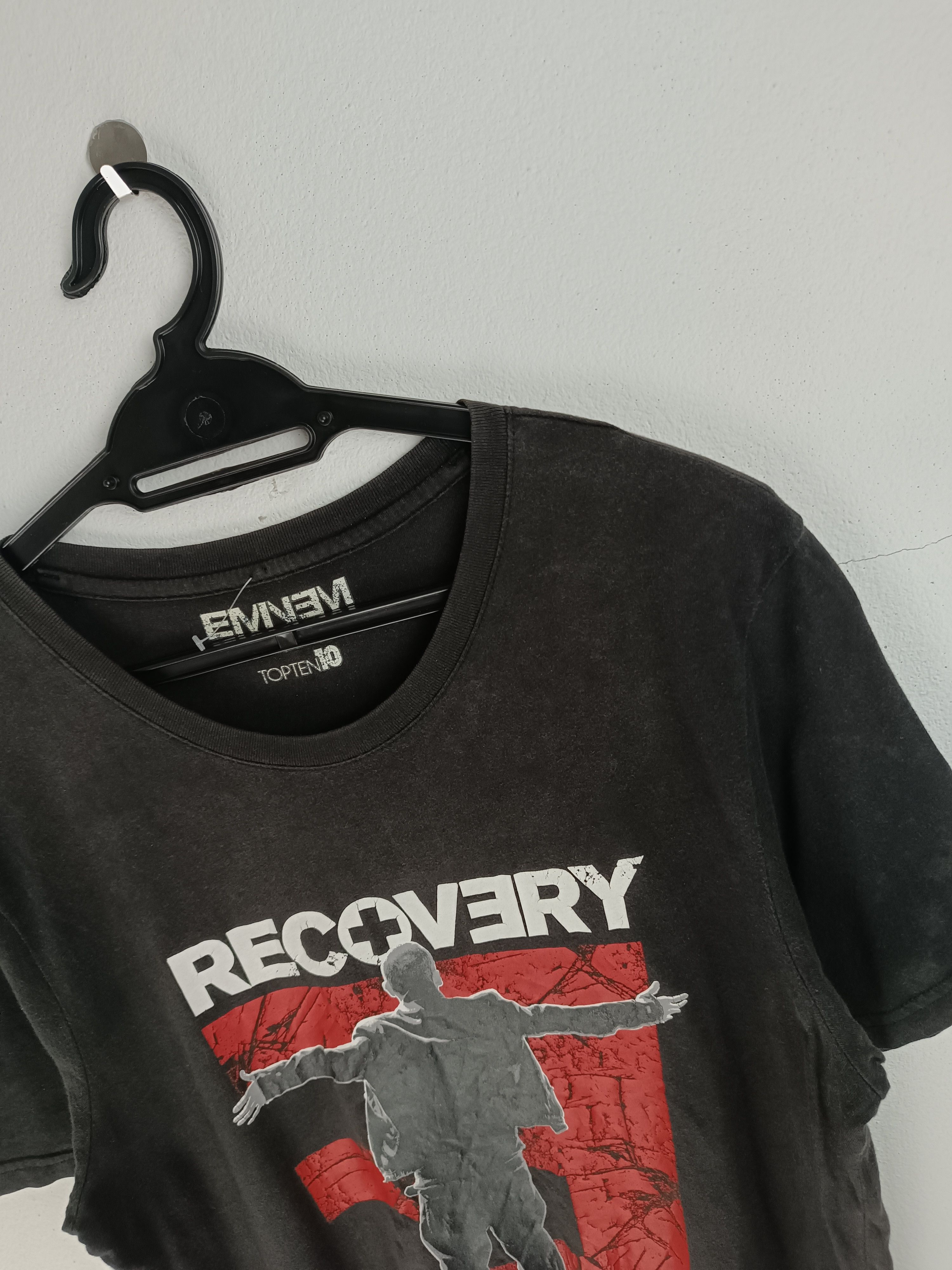 Eminem VINTAGE FADED EMINEM RECOVERY RAP TEES DRE SNOOP YE Size US M / EU 48-50 / 2 - 9 Thumbnail