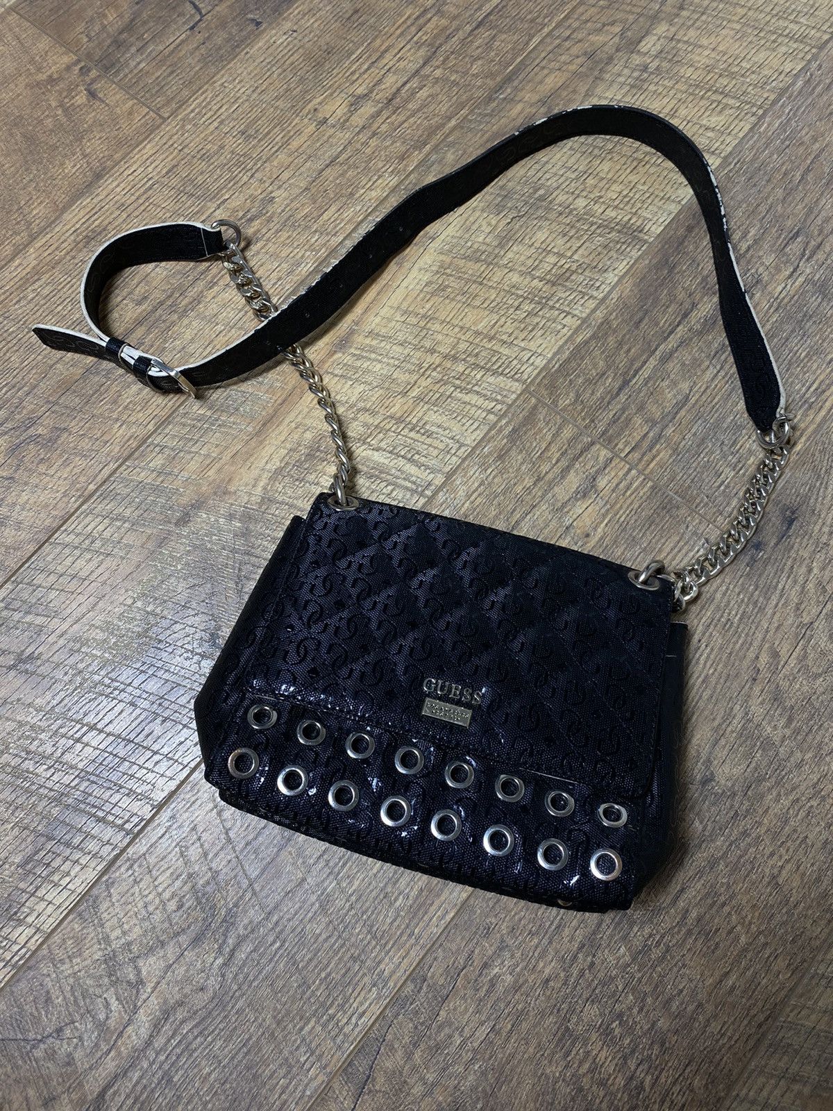 Designer × Guess × Vintage Guess Black Crossbody Bag with Grommets Stylish & Authentic Size ONE SIZE - 1 Thumbnail