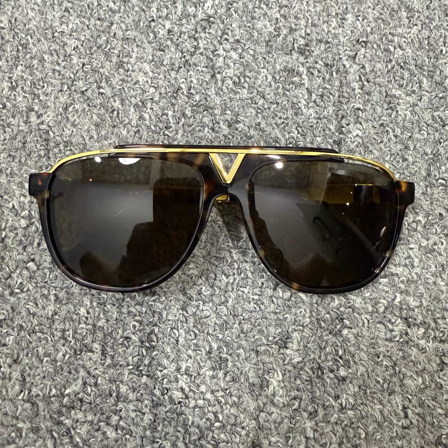 Louis Vuitton LV Sunglasses 95 New Size ONE SIZE - 2 Thumbnail