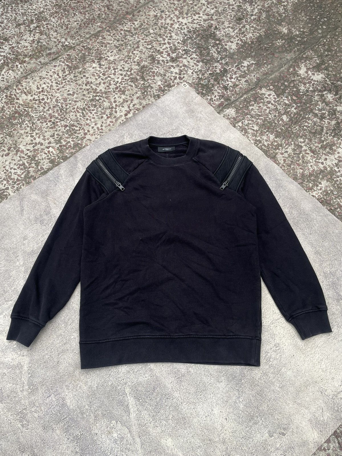 Givenchy Givenchy Black Zip Sweatshirt Size US S / EU 44-46 / 1 - 1 Thumbnail
