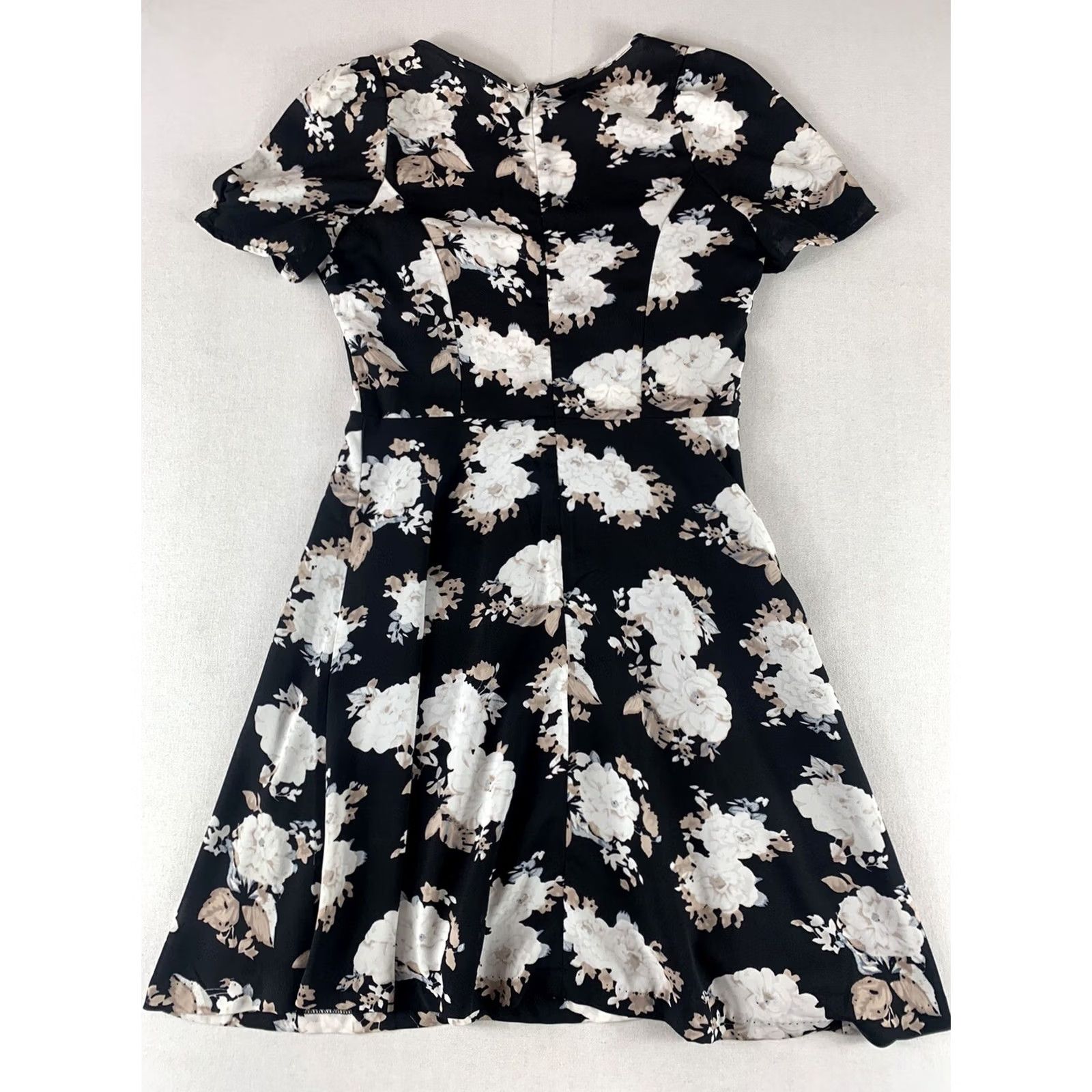 BB Dakota BB Dakota Dress Womens Size 4 Floral Black Short Sleeve Sheer Size 27" / US 4 / IT 40 - 6 Thumbnail
