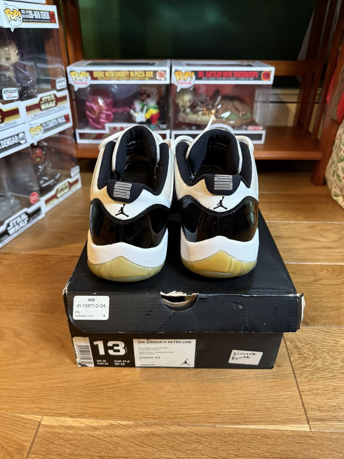 Jordan 11 Low “Concord”