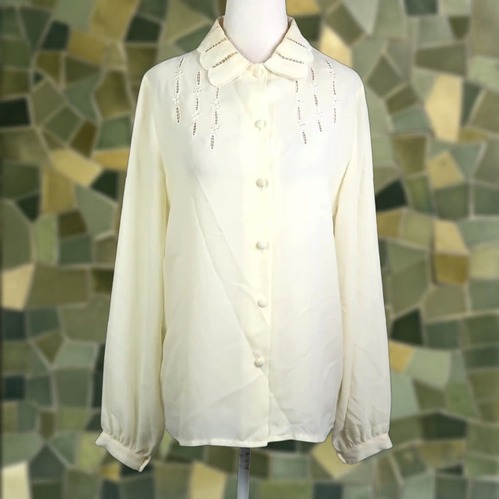 Buttero VINTAGE Butter Yellow Eyelet Scallop Collar Button Down Blouse Top Women, 80s, Long Sleeve, Polyester, Size 10, Regular Size L / US 10 / IT 46 - 1 Thumbnail