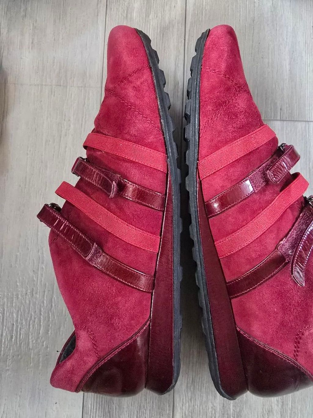 Stuart Weitzman Women's Stuart Weitzman Red Suede Sneakers Size 8.5 Size US 8.5 / IT 38.5 - 4 Thumbnail