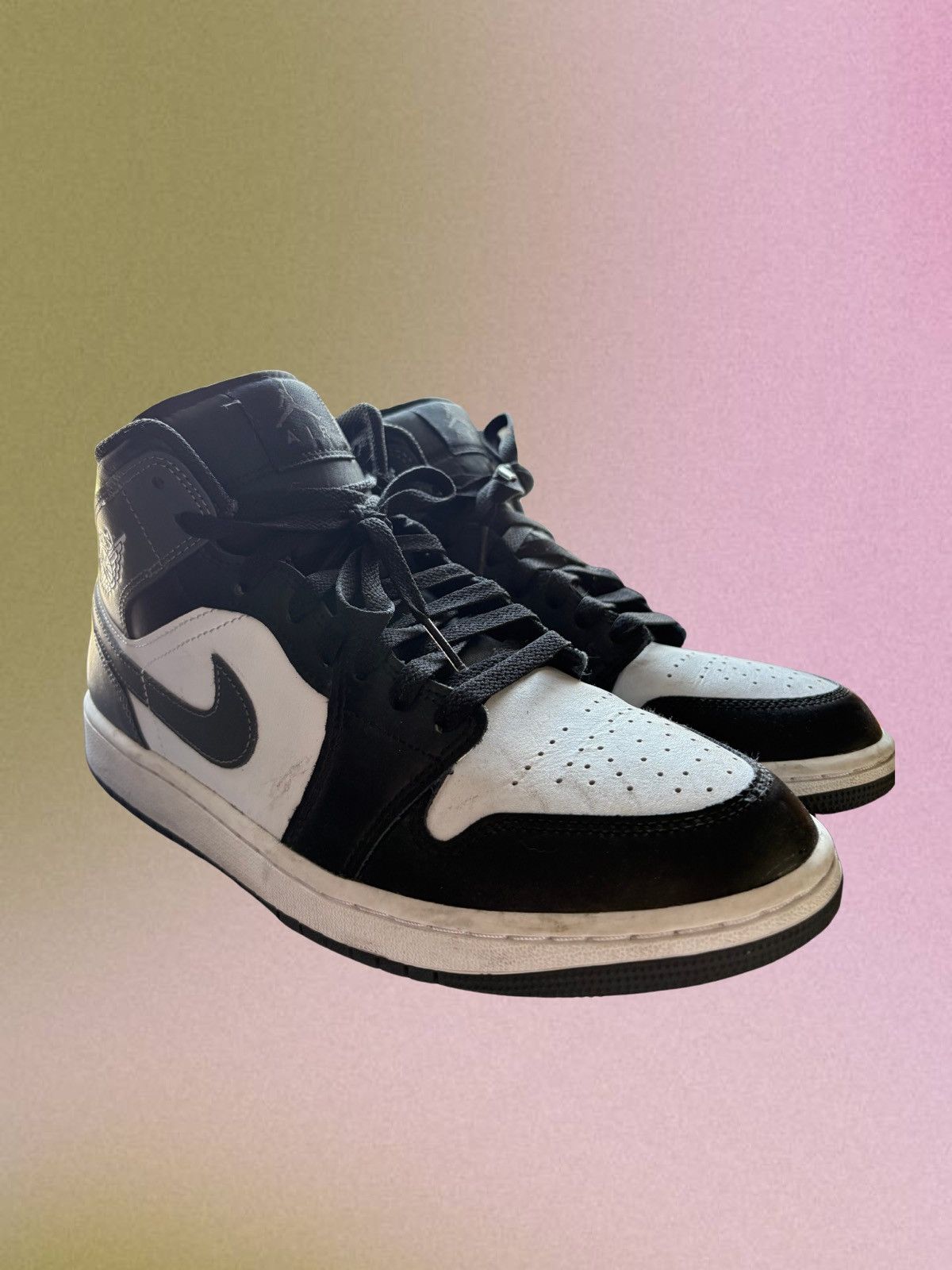 Jordan Brand Jordan 1 Mid Size US 9 / EU 42 - 3 Thumbnail