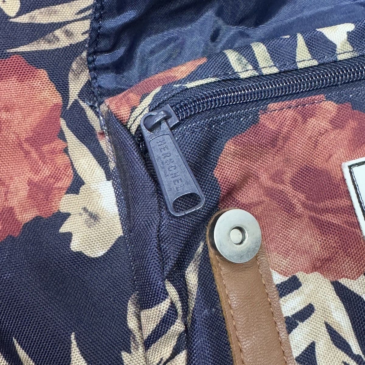 Herschel Supply Co. Herschel Supply Co. Floral Print Retreat Backpack Size ONE SIZE - 11 Thumbnail
