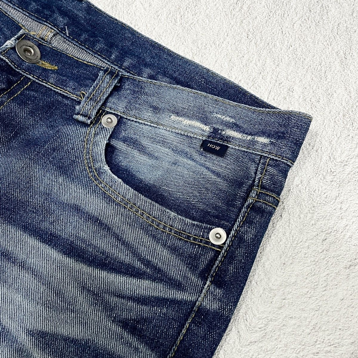 If Six Was Nine × KMRii × Le Grande Bleu (L.G.B.) 2000s HOW DENIM COMPANY DISTRESSED SUPER FADED JEAN Size US 34 / EU 50 - 4 Thumbnail