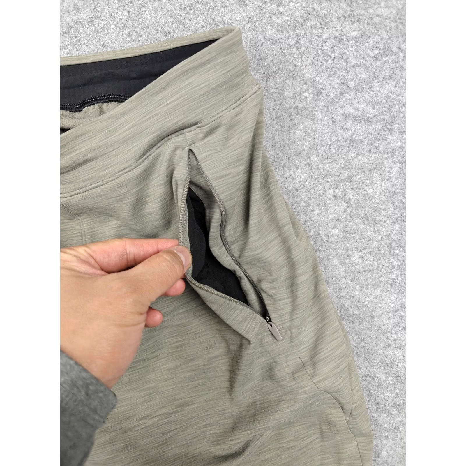 Lululemon Lululemon Mens Large Green Knit Joggers Elastic Waist Zip Pockets Stretch Pants Size US 33 - 3 Thumbnail
